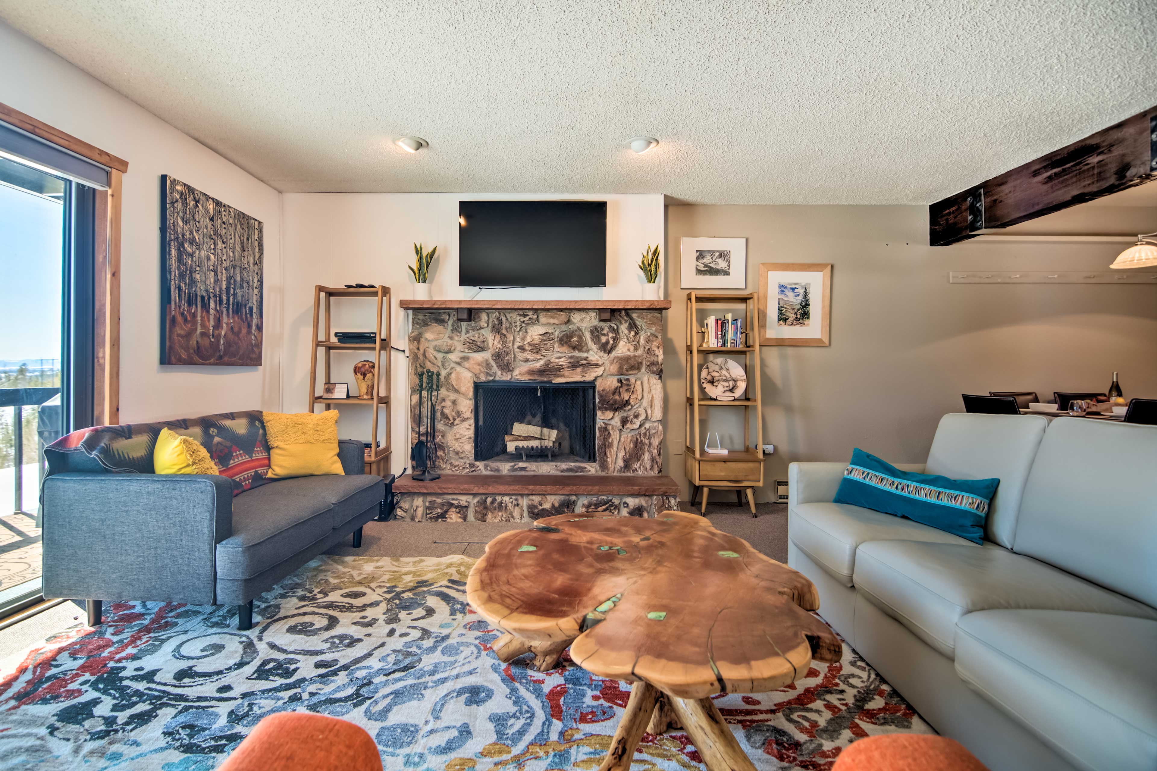 Living Room | Queen Sleeper Sofa | Wood-Burning Fireplace