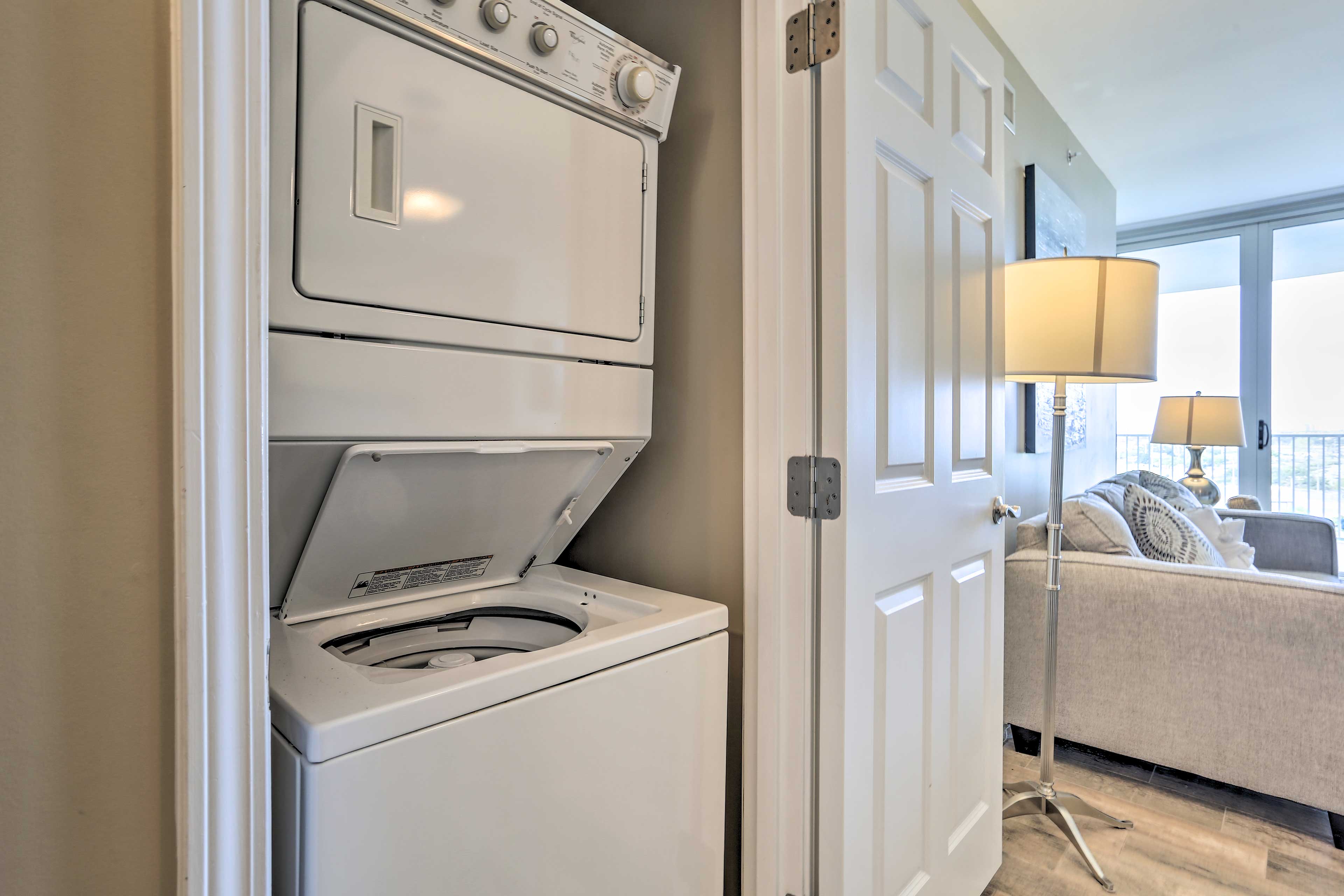 In-unit laundry machines make washing a cinch!