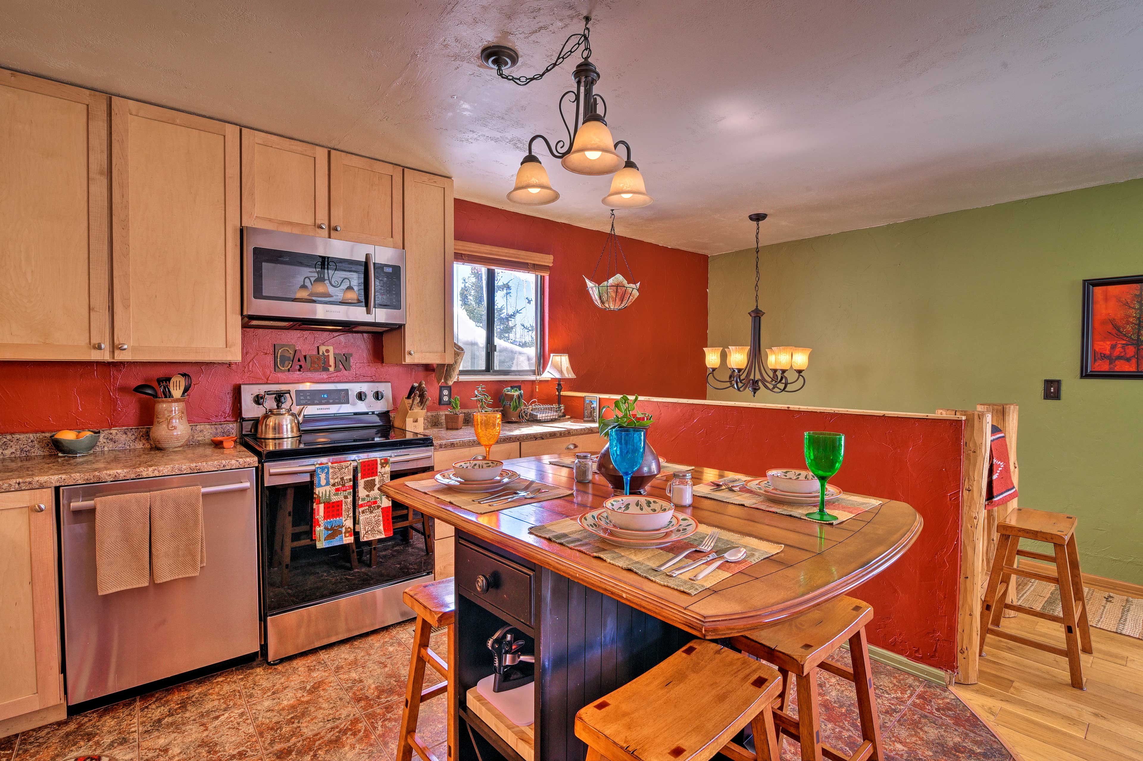 Kitchen | Fully Equipped | Stainless Steel Appliances | Granite Counters