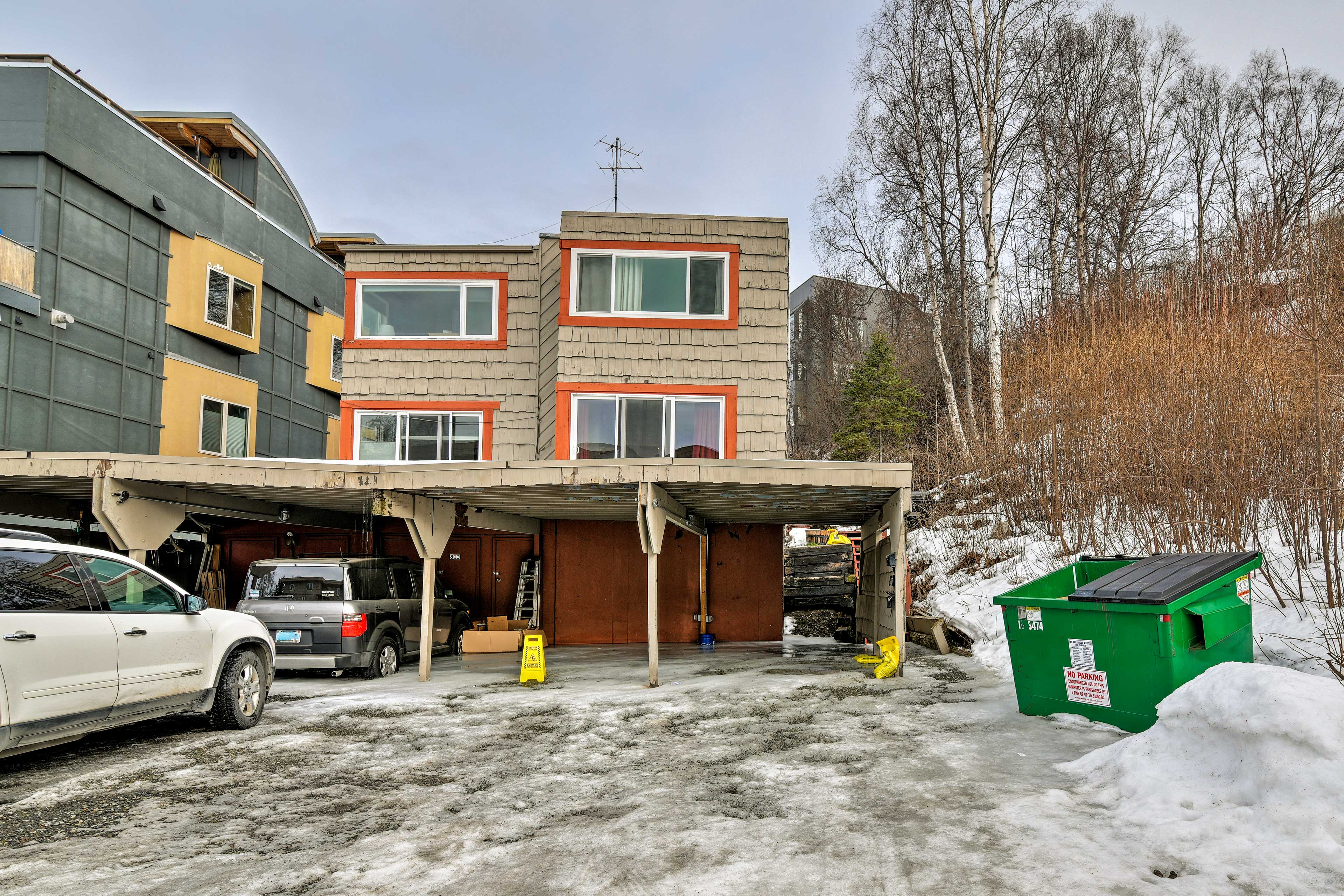 Building Exterior | Street Parking (First-Come, First-Served)