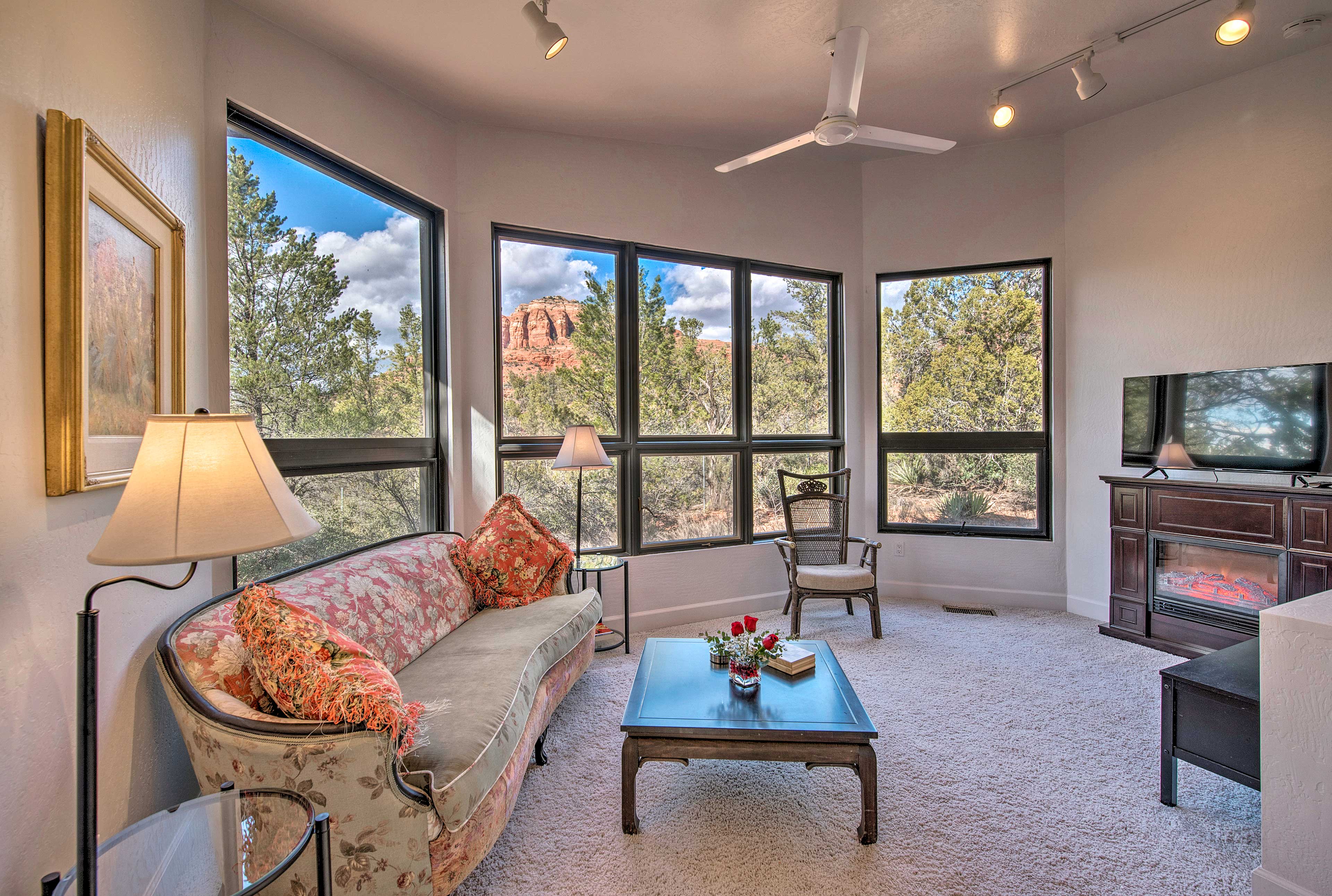 Sedona Vacation Rental | 1BR | 1BA | Stairs Required | 950 Sq Ft