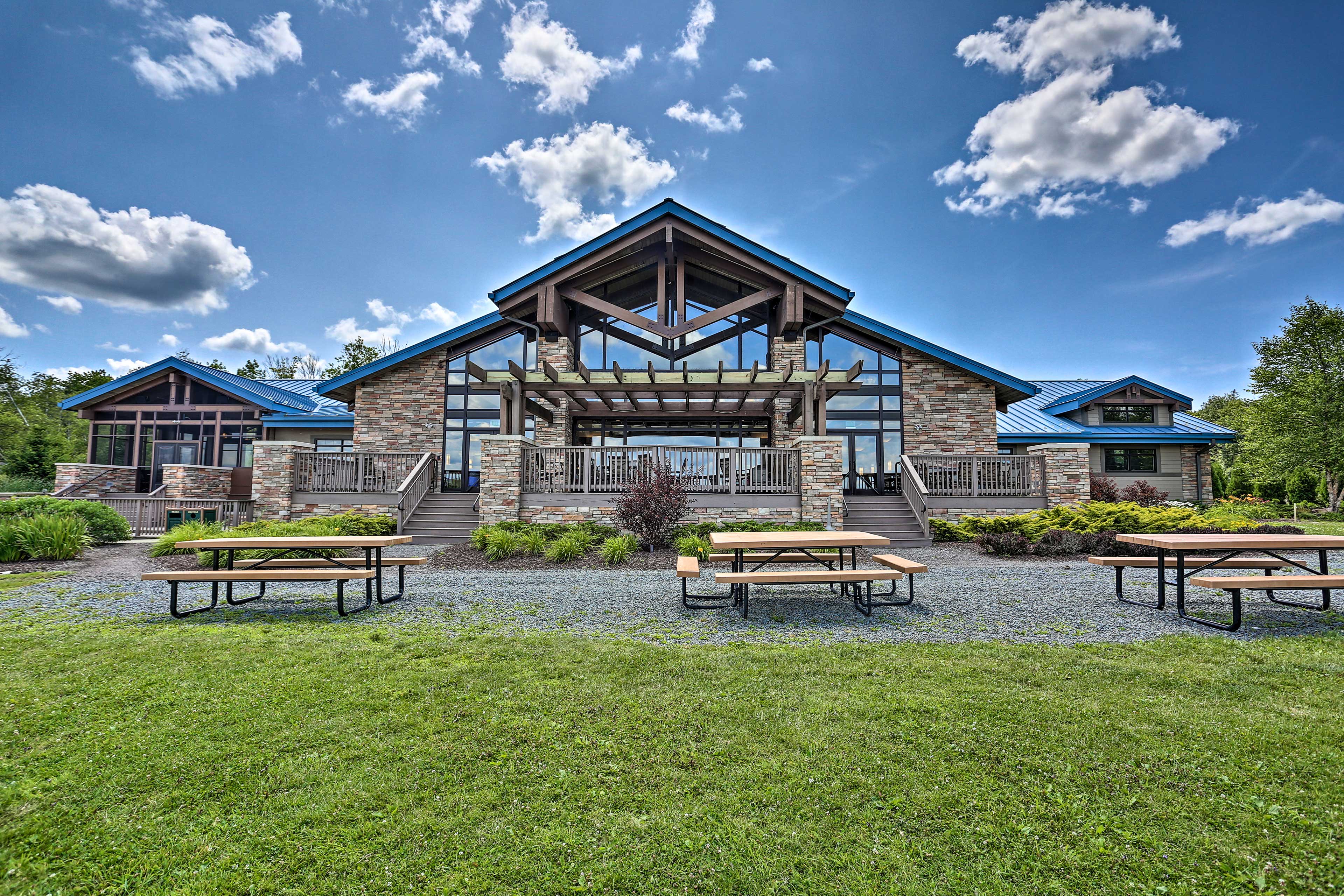 Arrowhead Lake Community Amenities