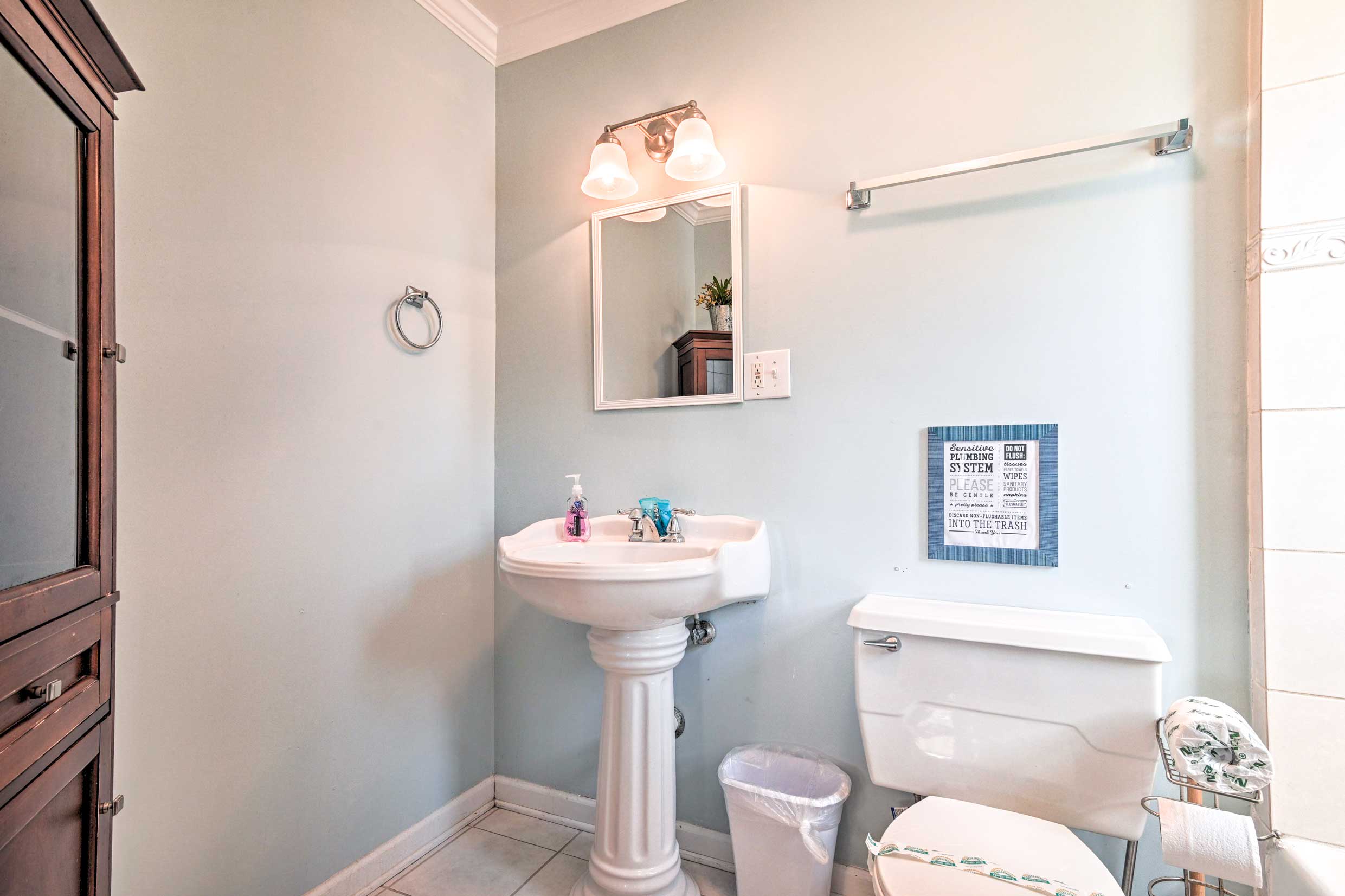 En-Suite Bathroom | Towels Provided