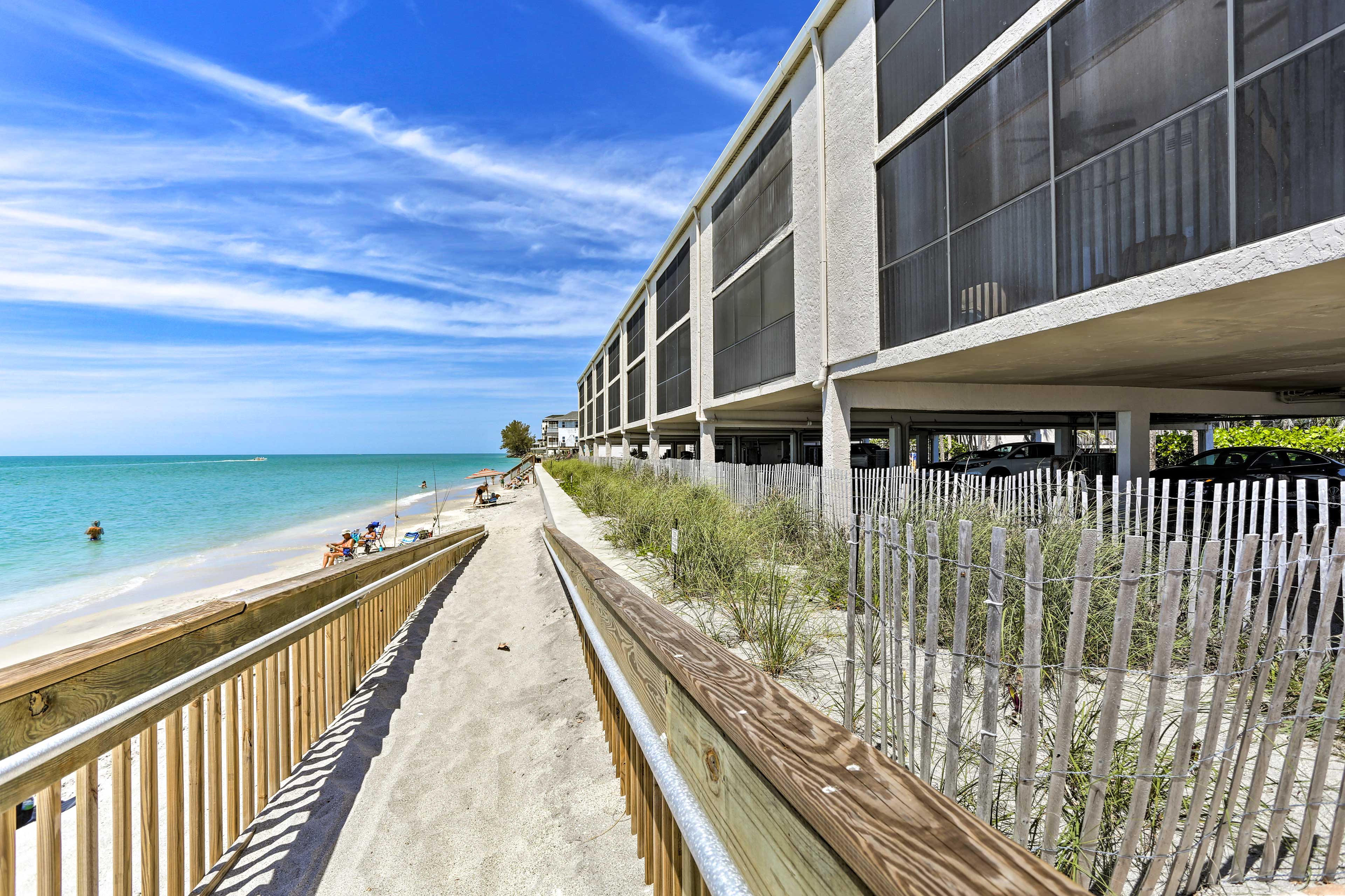 Community Amenities | Private Beach Access