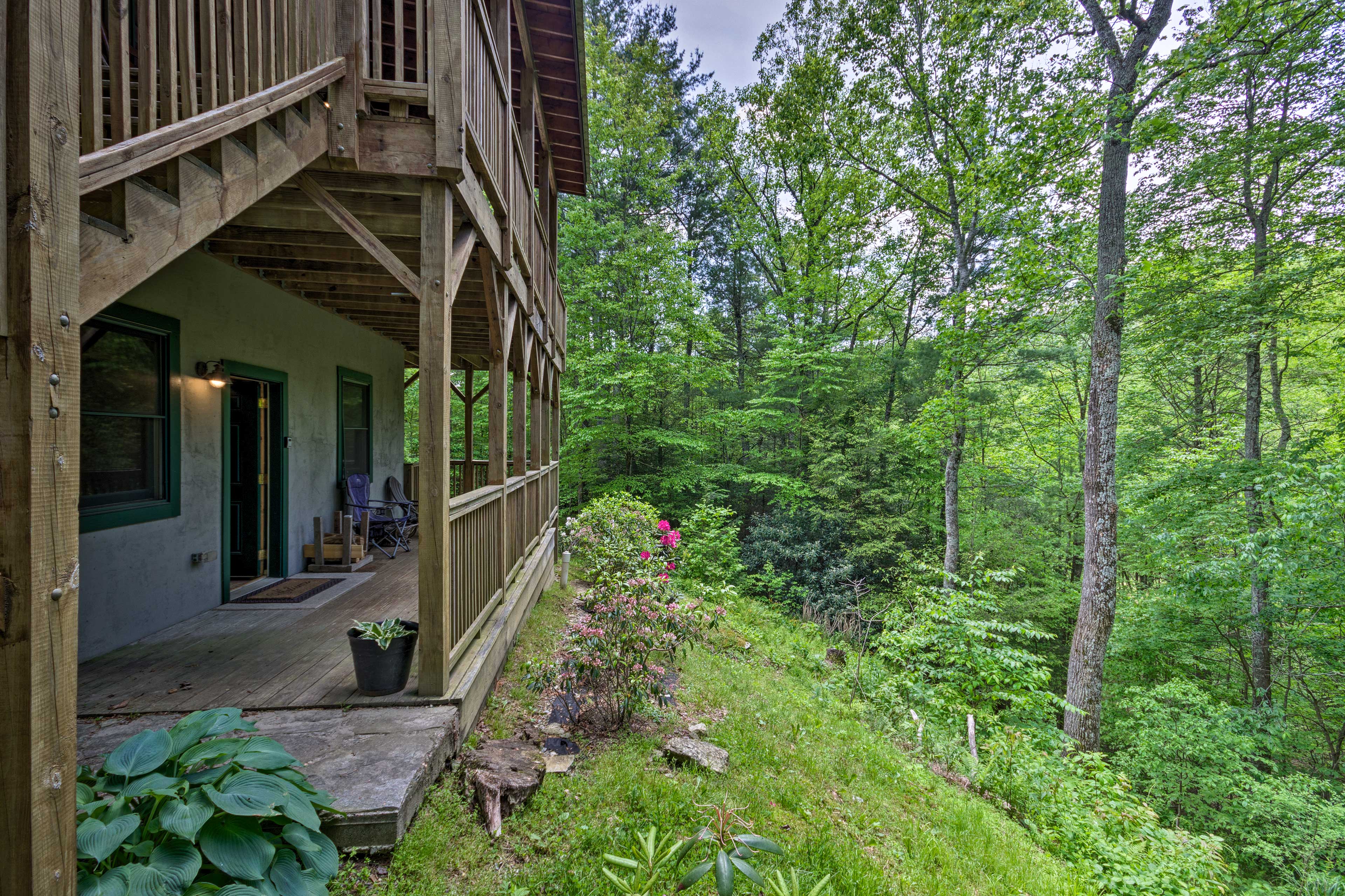 Lower Deck | Outdoor Seating