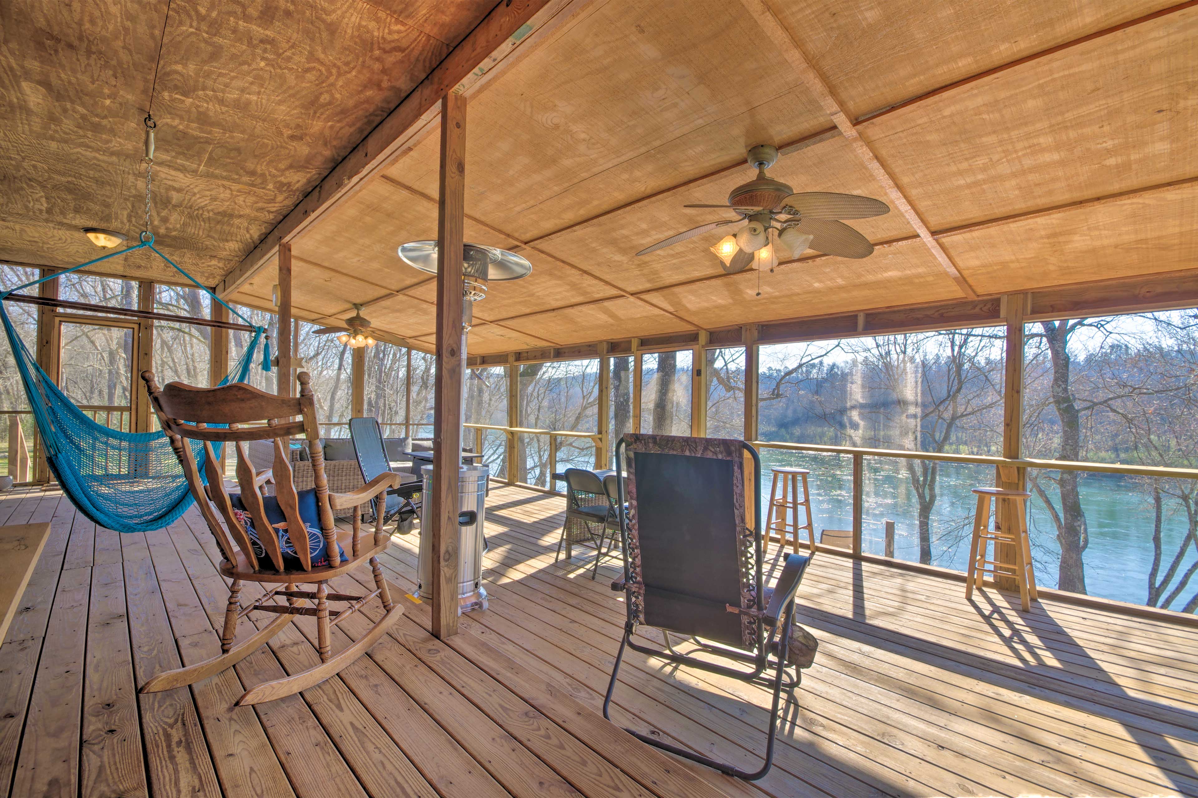 Screened-In Porch