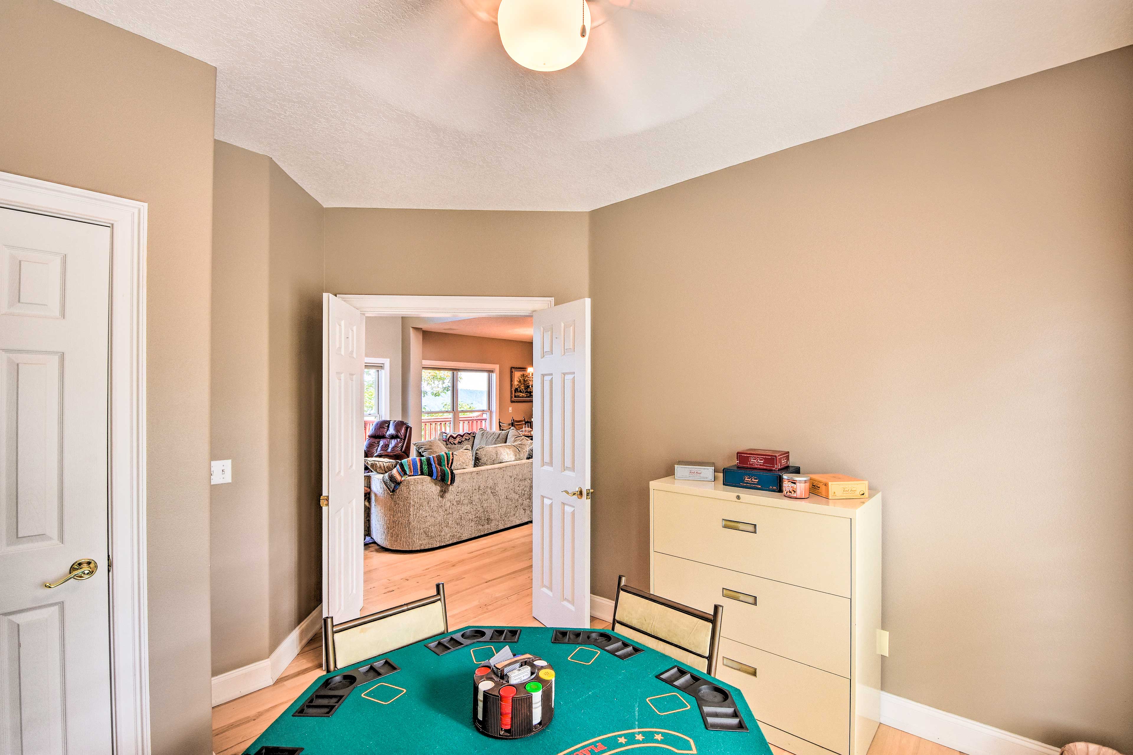 Game Room | Poker Table