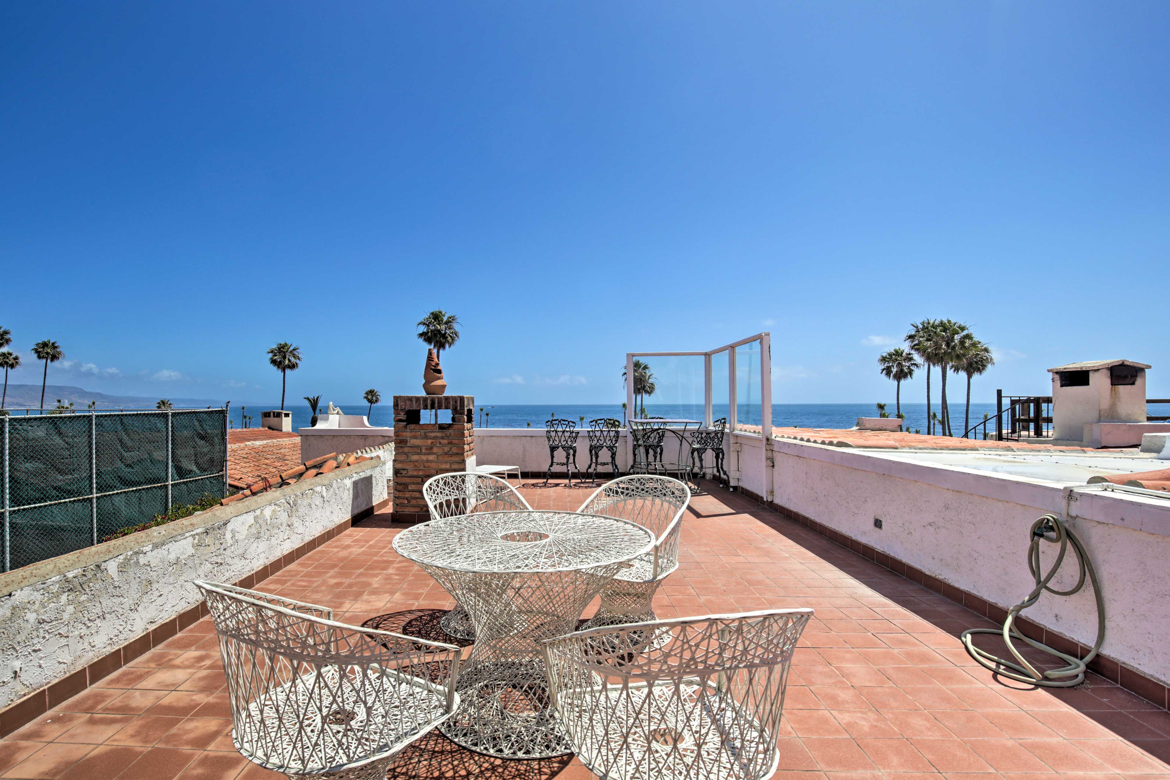 Community Amenities | Roof Deck | Outdoor Dining