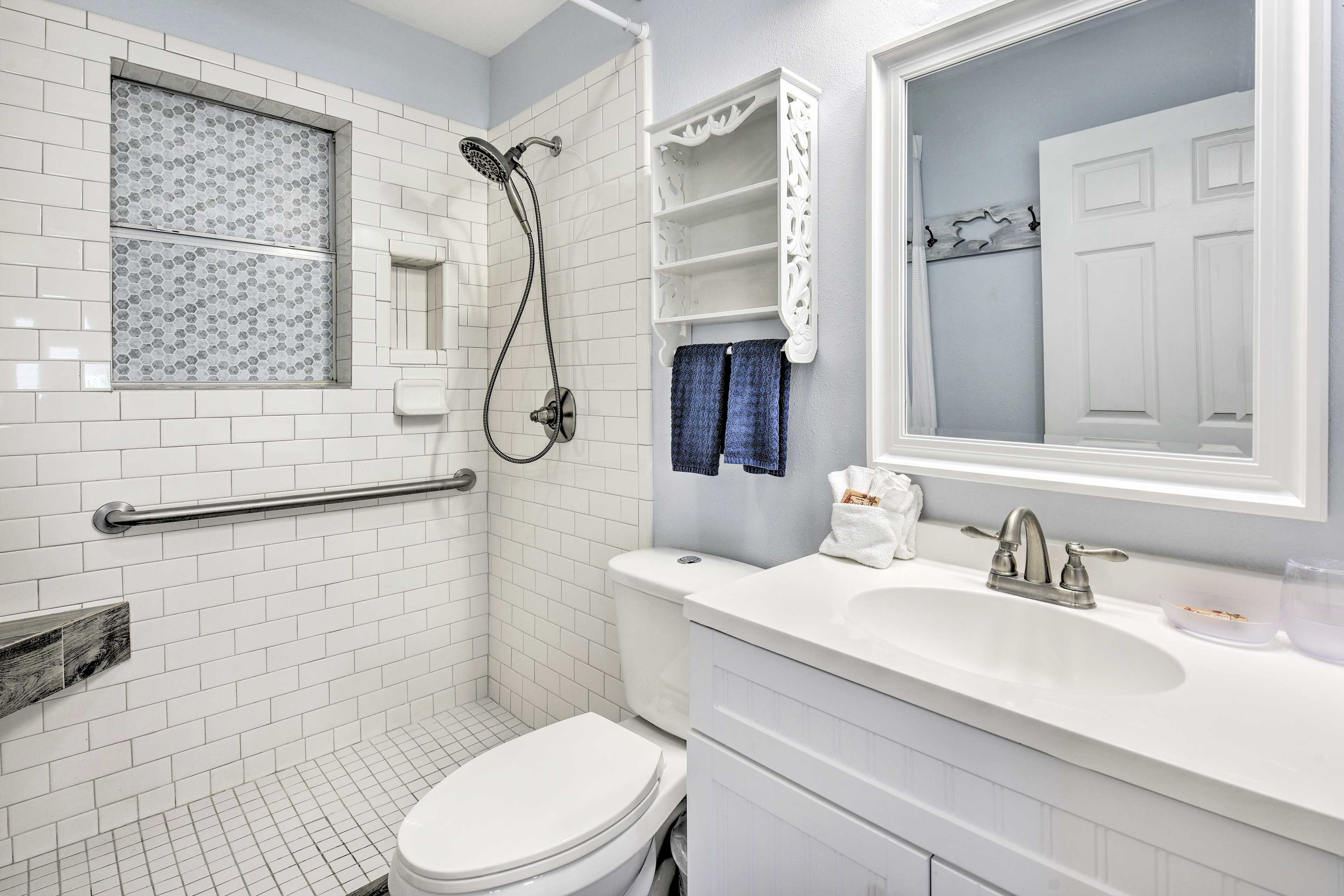 En-Suite Bathroom | Walk-In Shower | Towels Provided