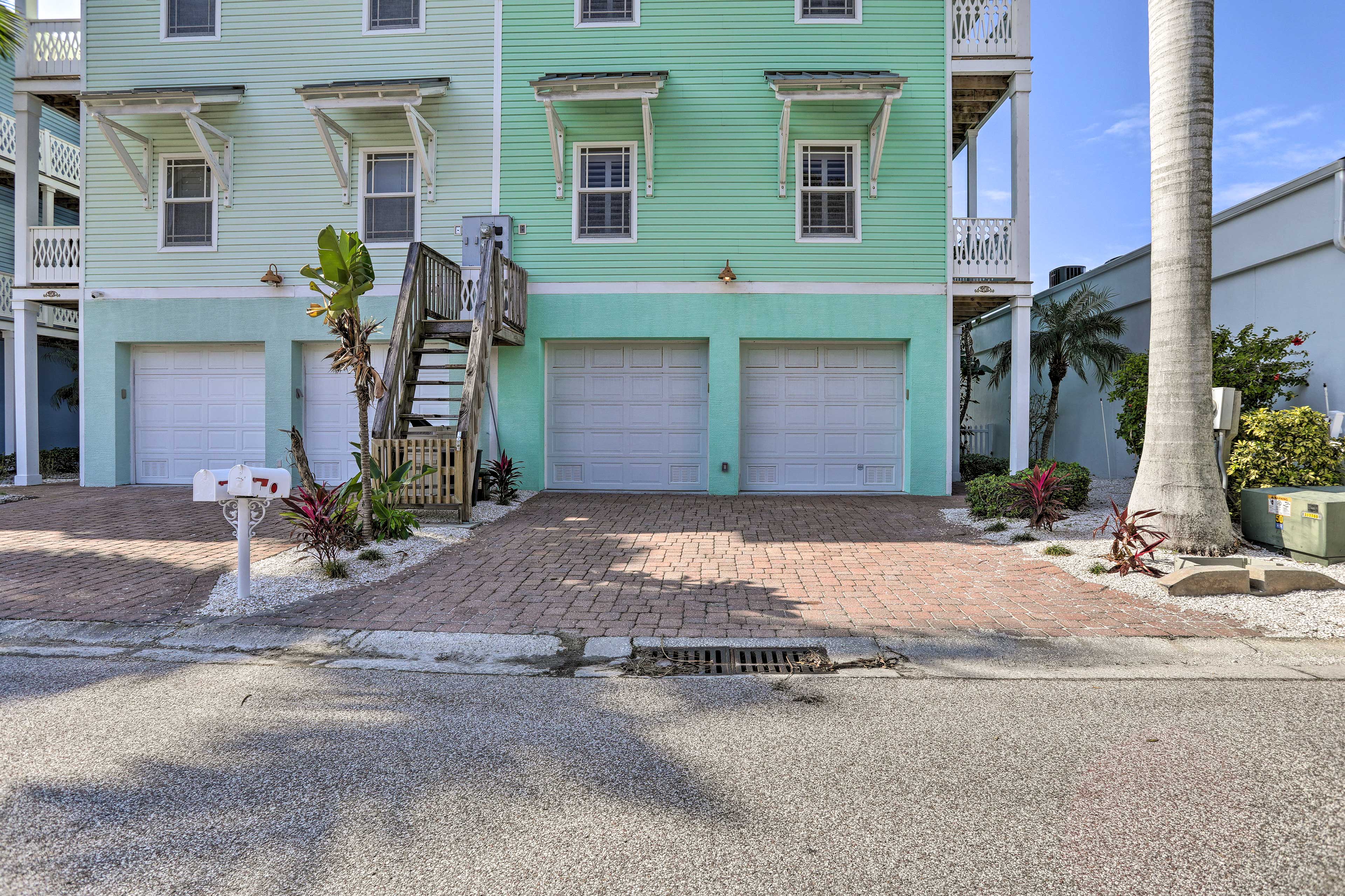 Parking | Driveway (2 Vehicles)