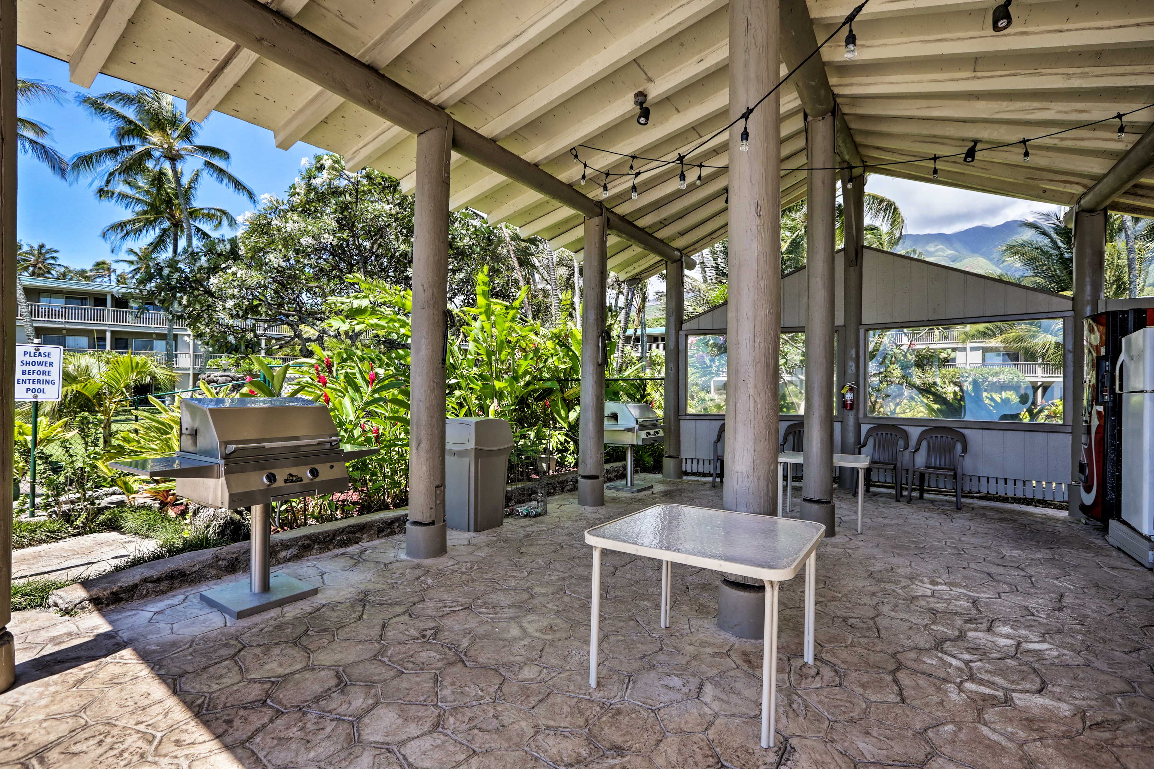 Wavecrest Resort Community Outdoor Kitchen