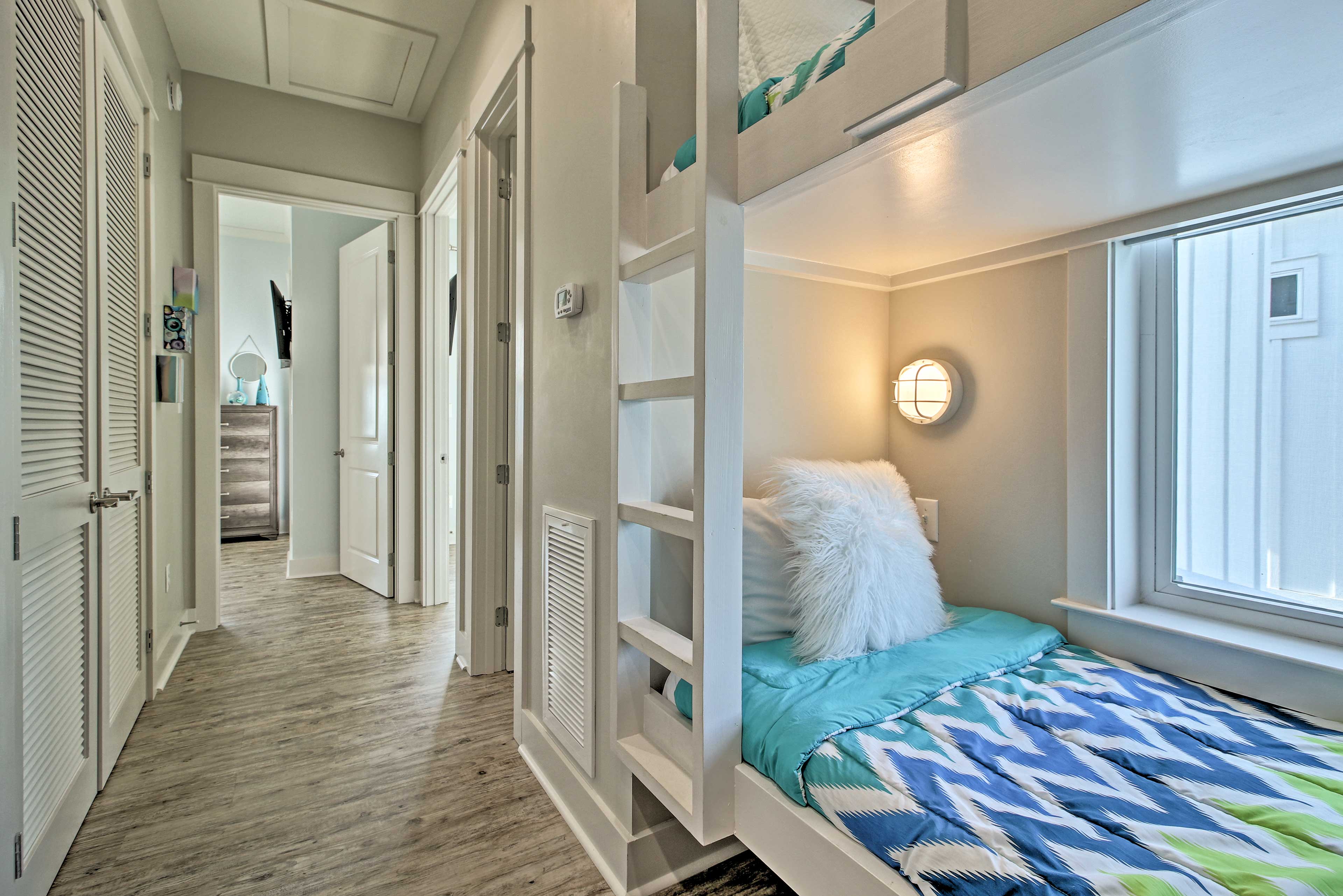 Hallway | Twin Bunk Bed | Twin Bed w/ Twin Trundle