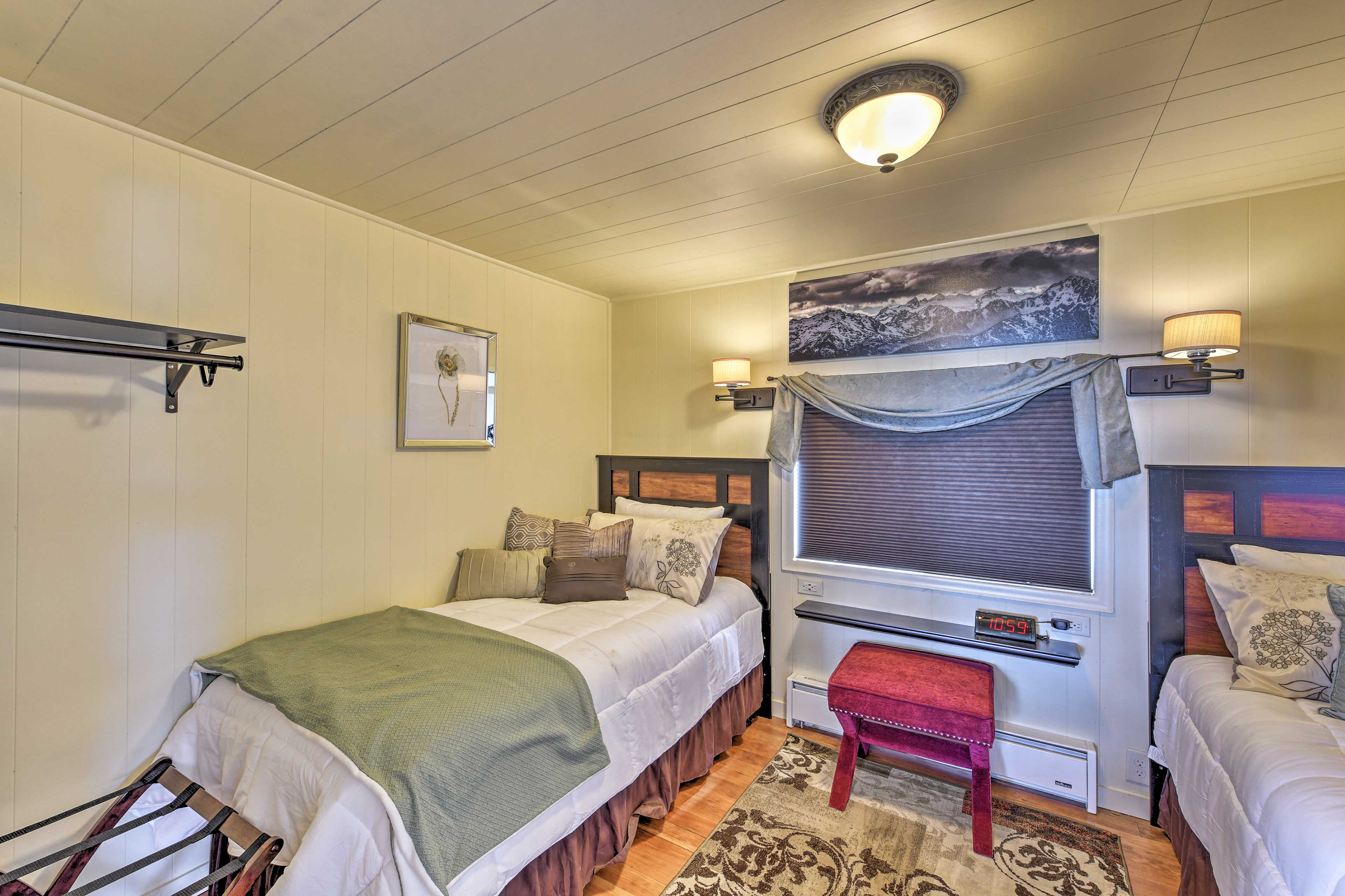 The 3rd bedroom hosts a set of twin beds.