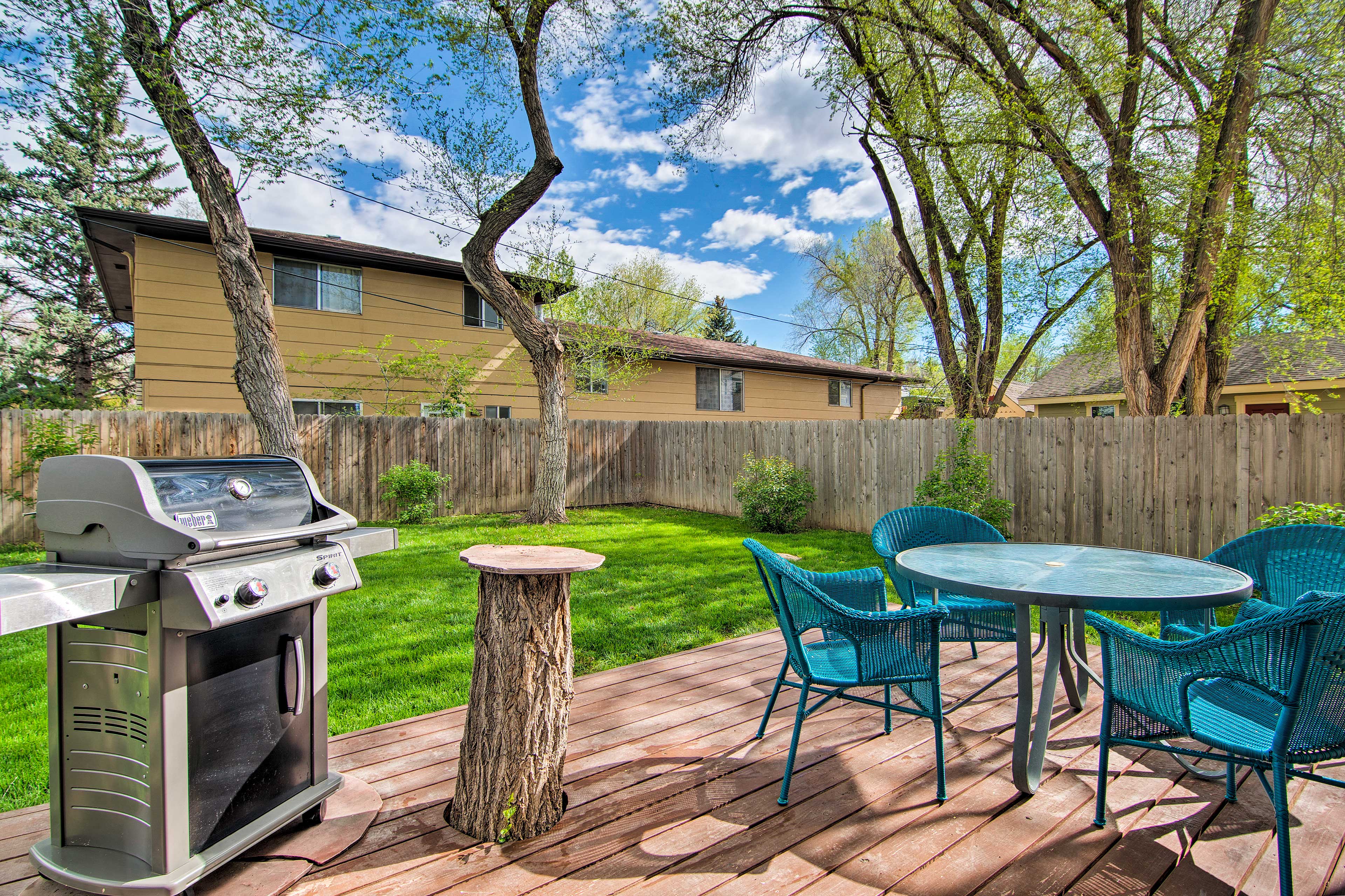 This charming house features a fenced backyard ideal for entertaining friends!