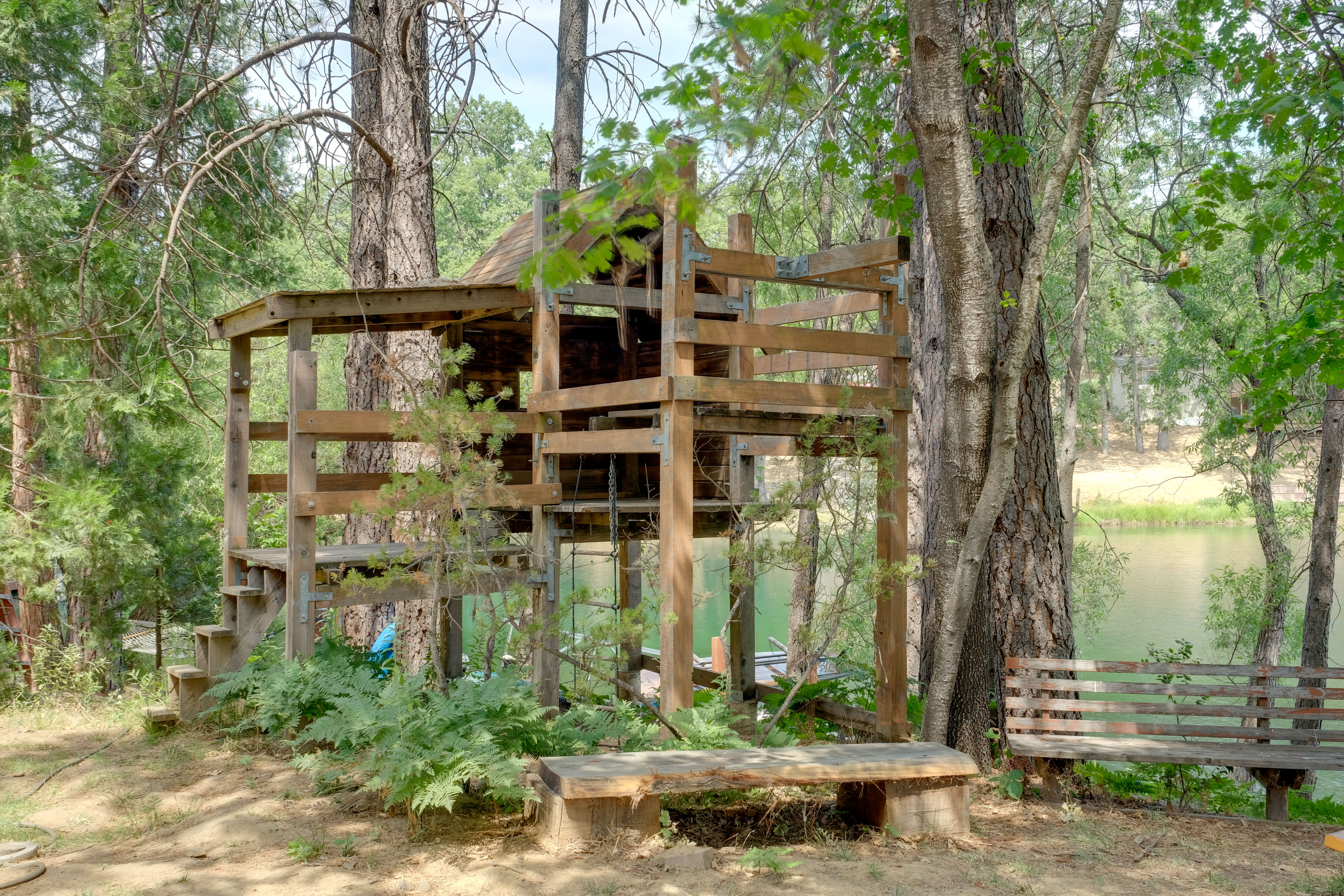 Nearby Treehouse