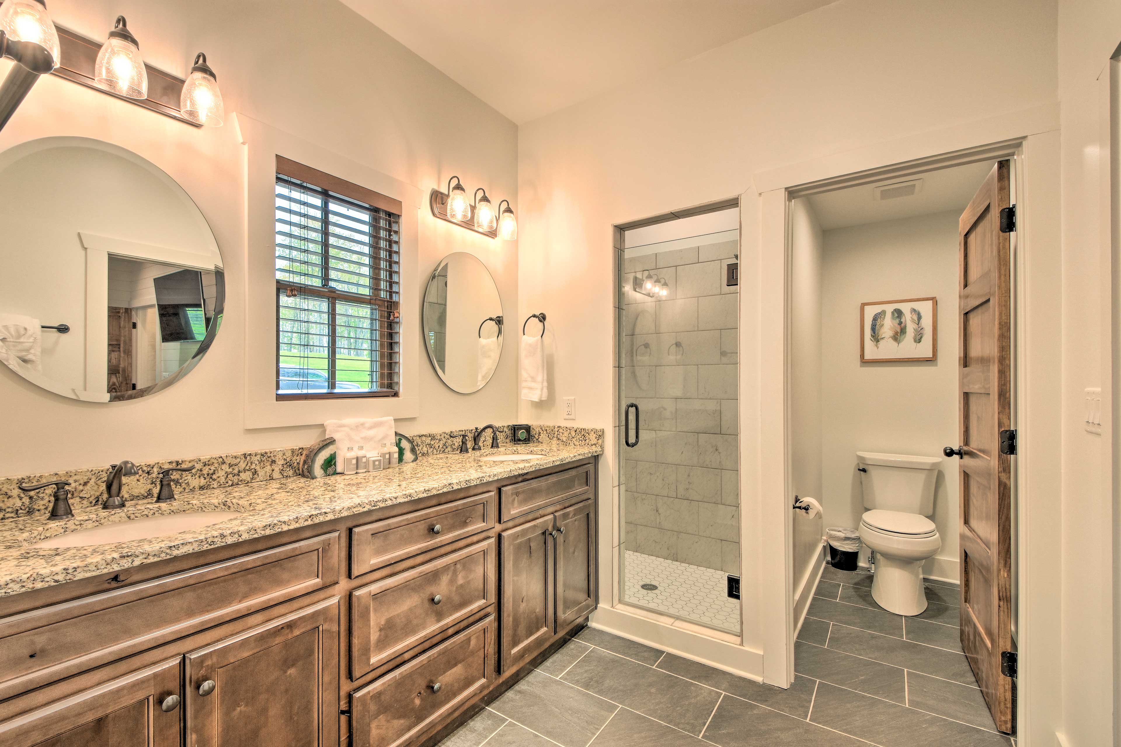 En-Suite Bathroom | Towels & Linens Provided