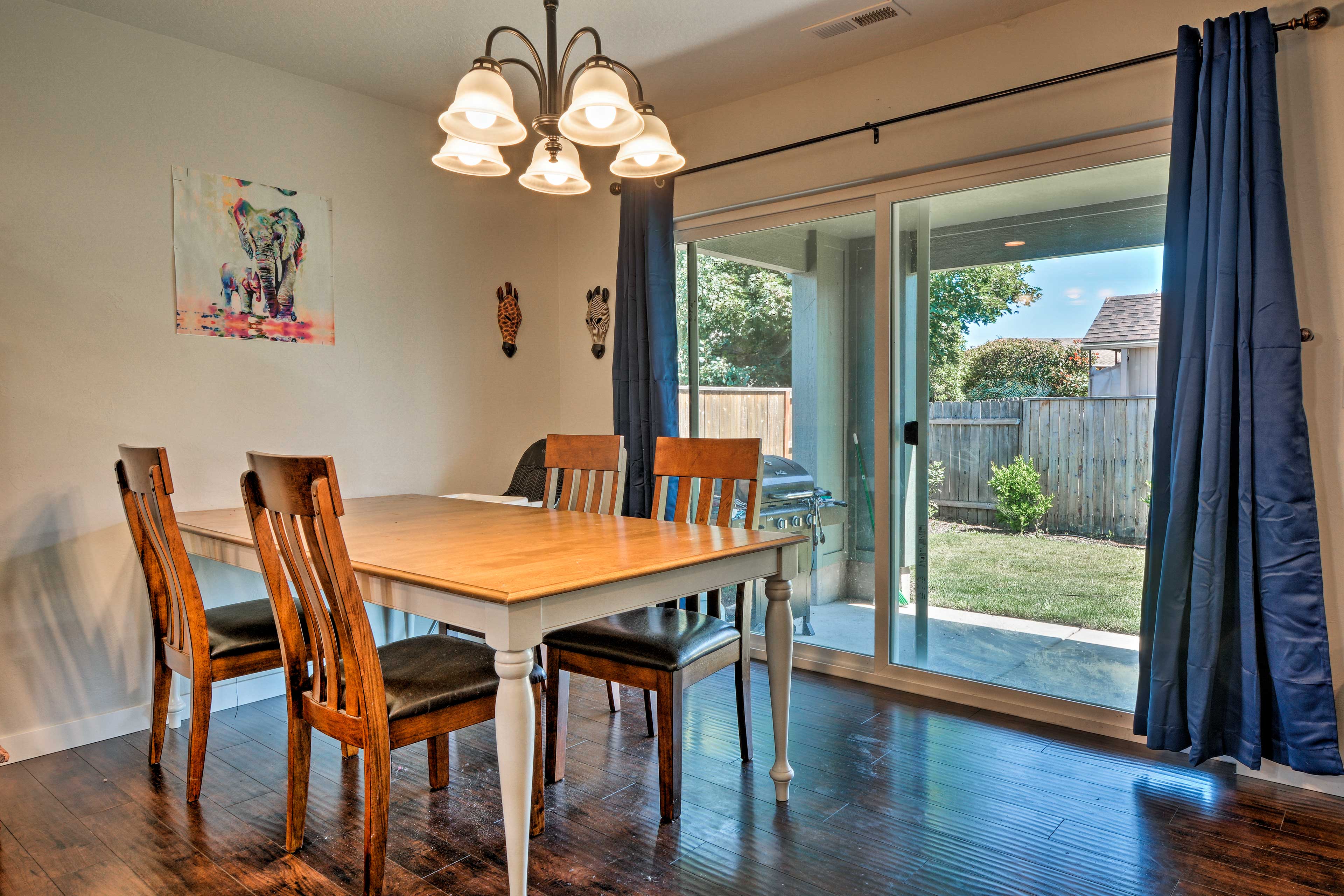 Dining Space | Dishware/Flatware