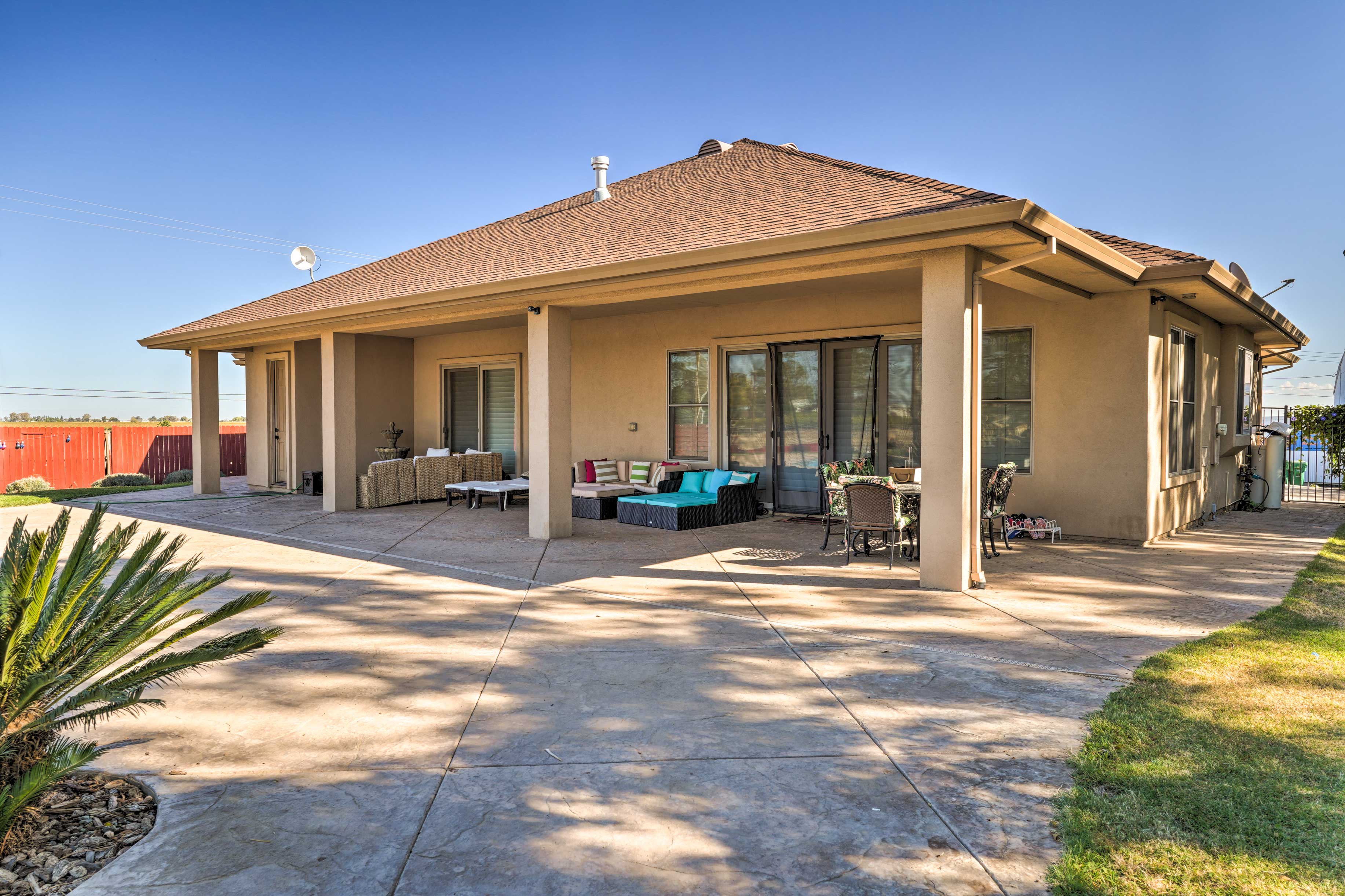 Covered Patio | Outdoor Dining | Lounge Area