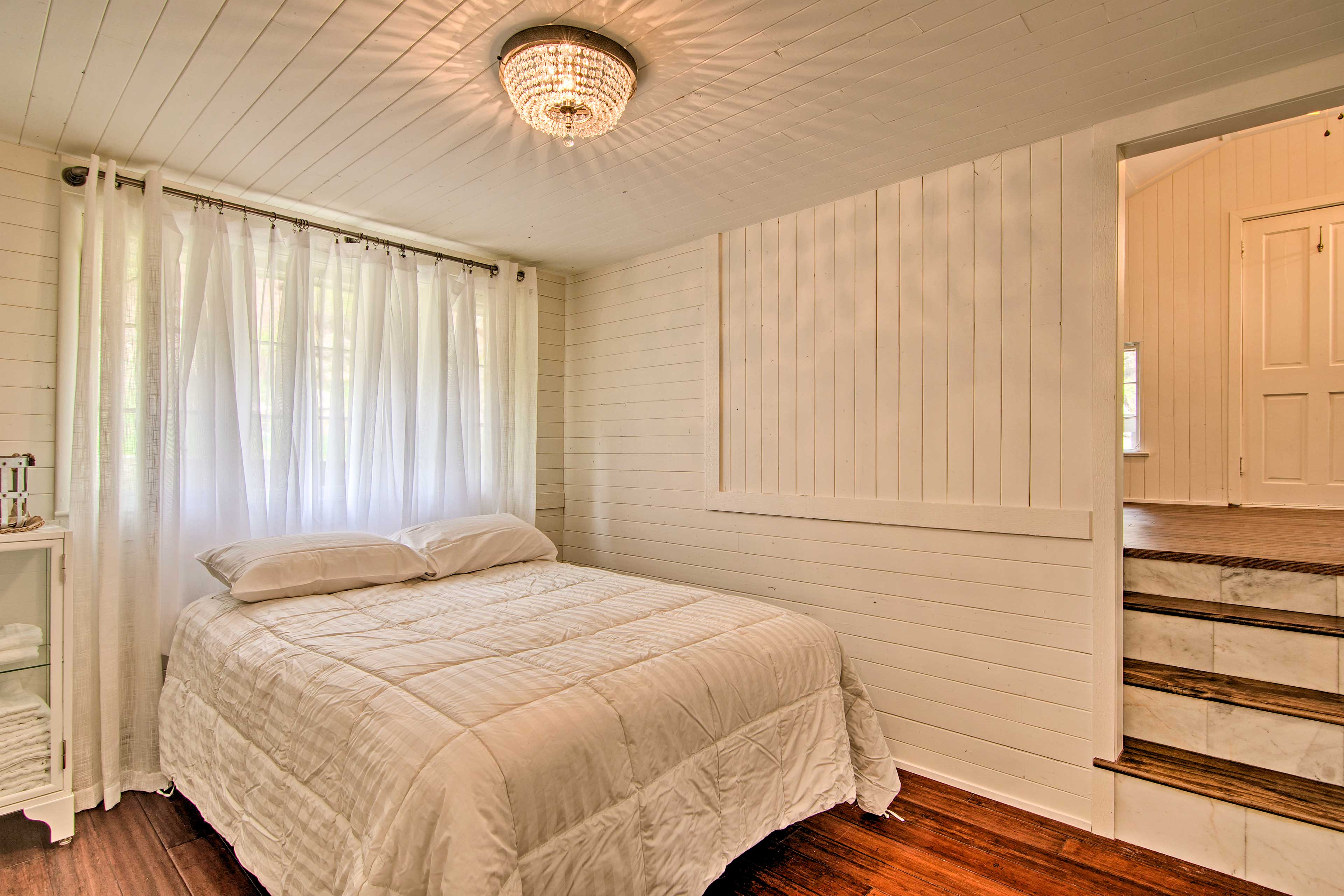 A queen bed is also in the loft.