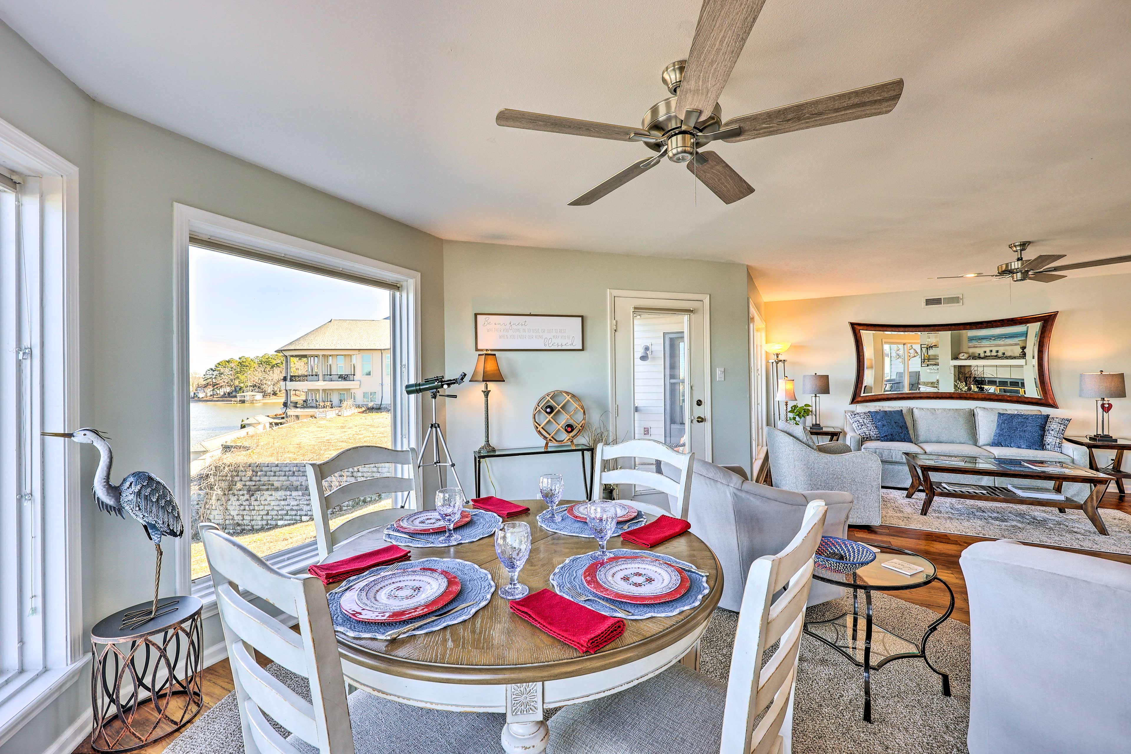 Dining Area | Dishware/Flatware Provided