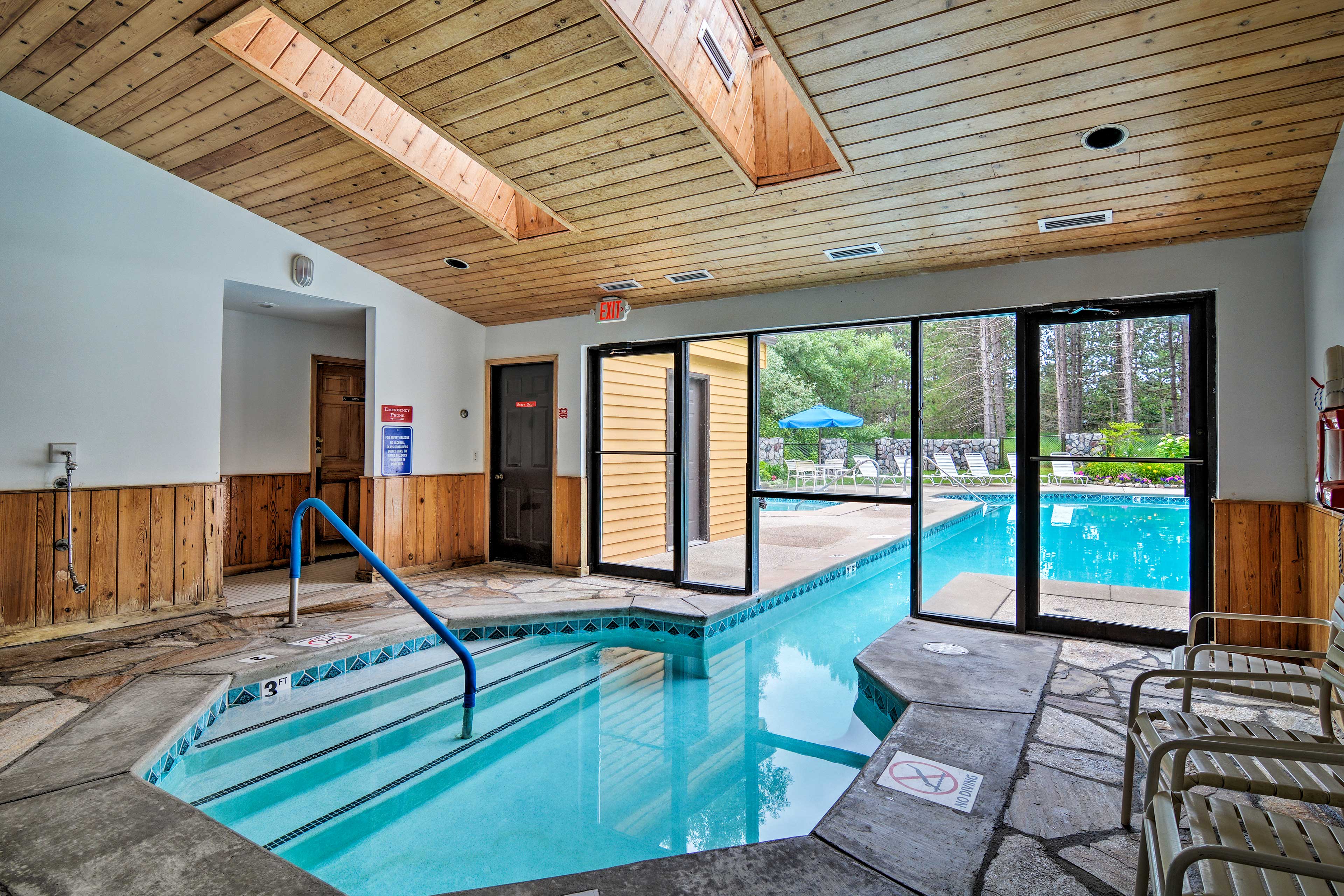 Community Amenities | Indoor Pool