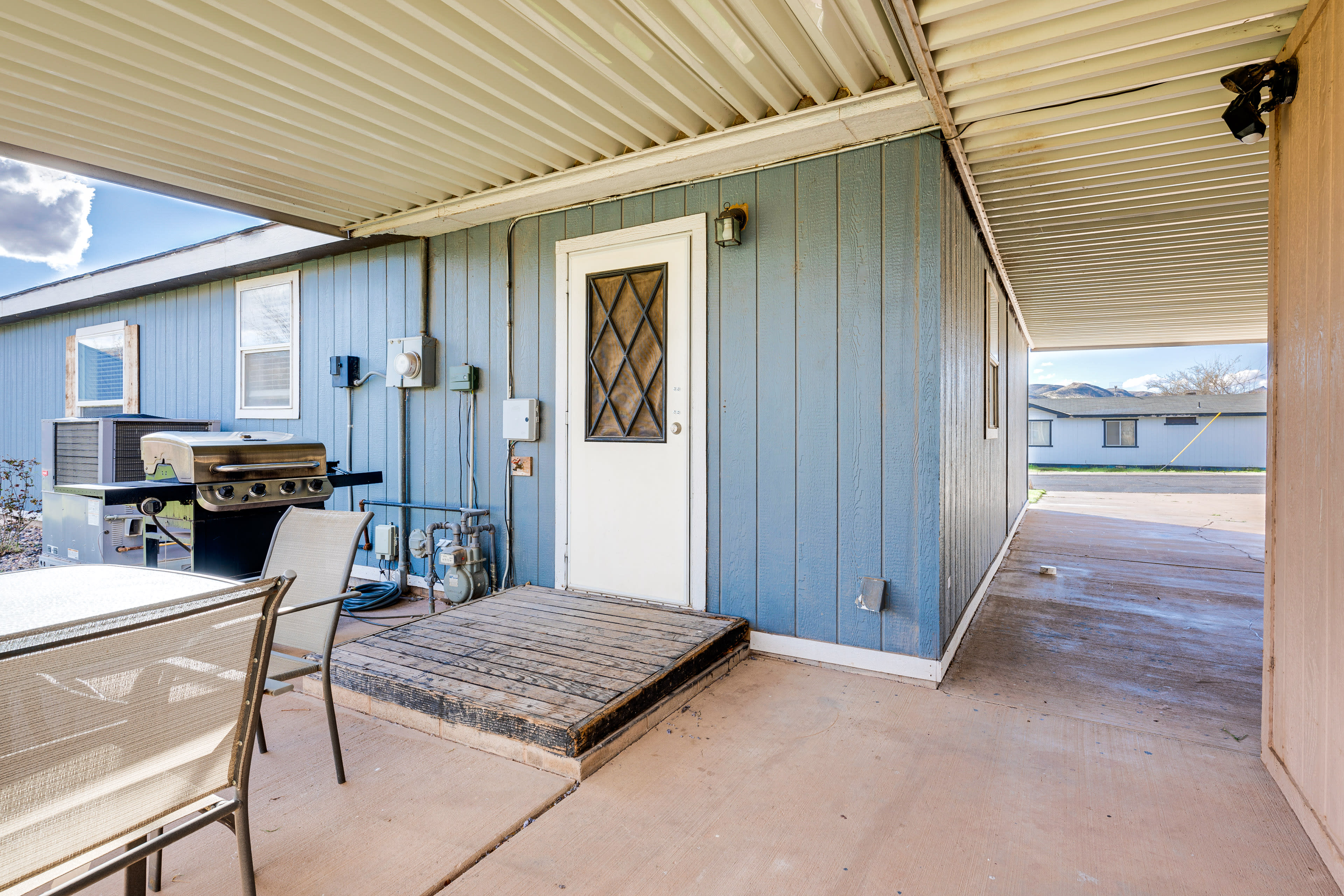 Covered Patio | Outdoor Dining