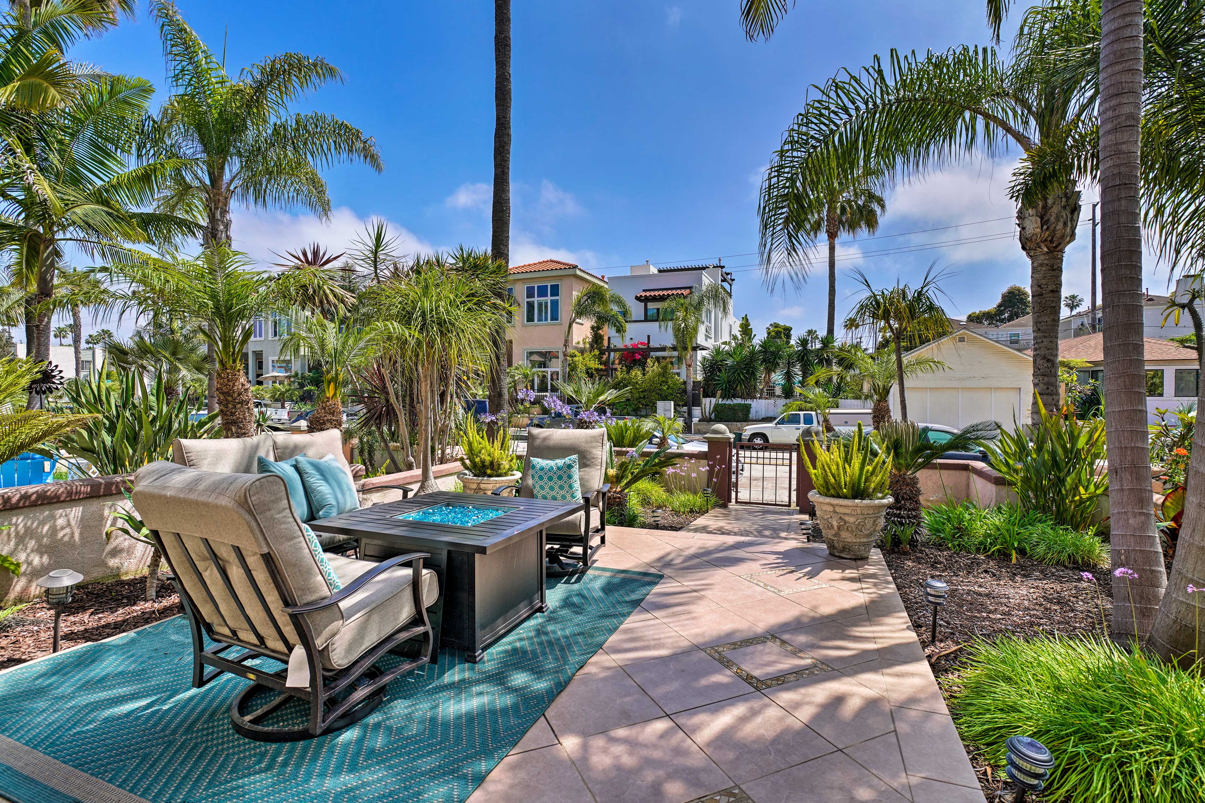 Luxe Home w/Rooftop Patio: Walk to Oceanside Beach