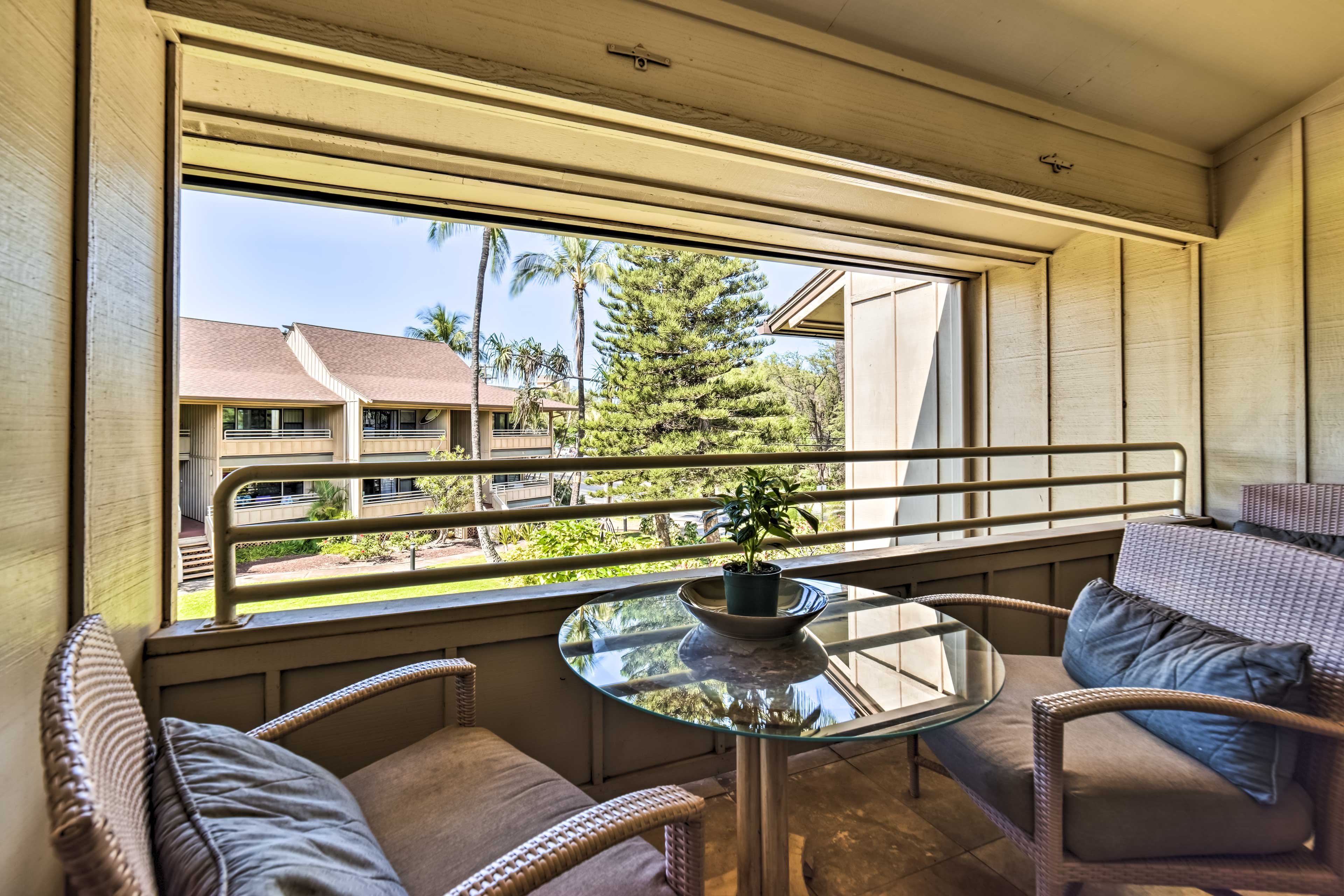 Private Balcony | Outdoor Seating
