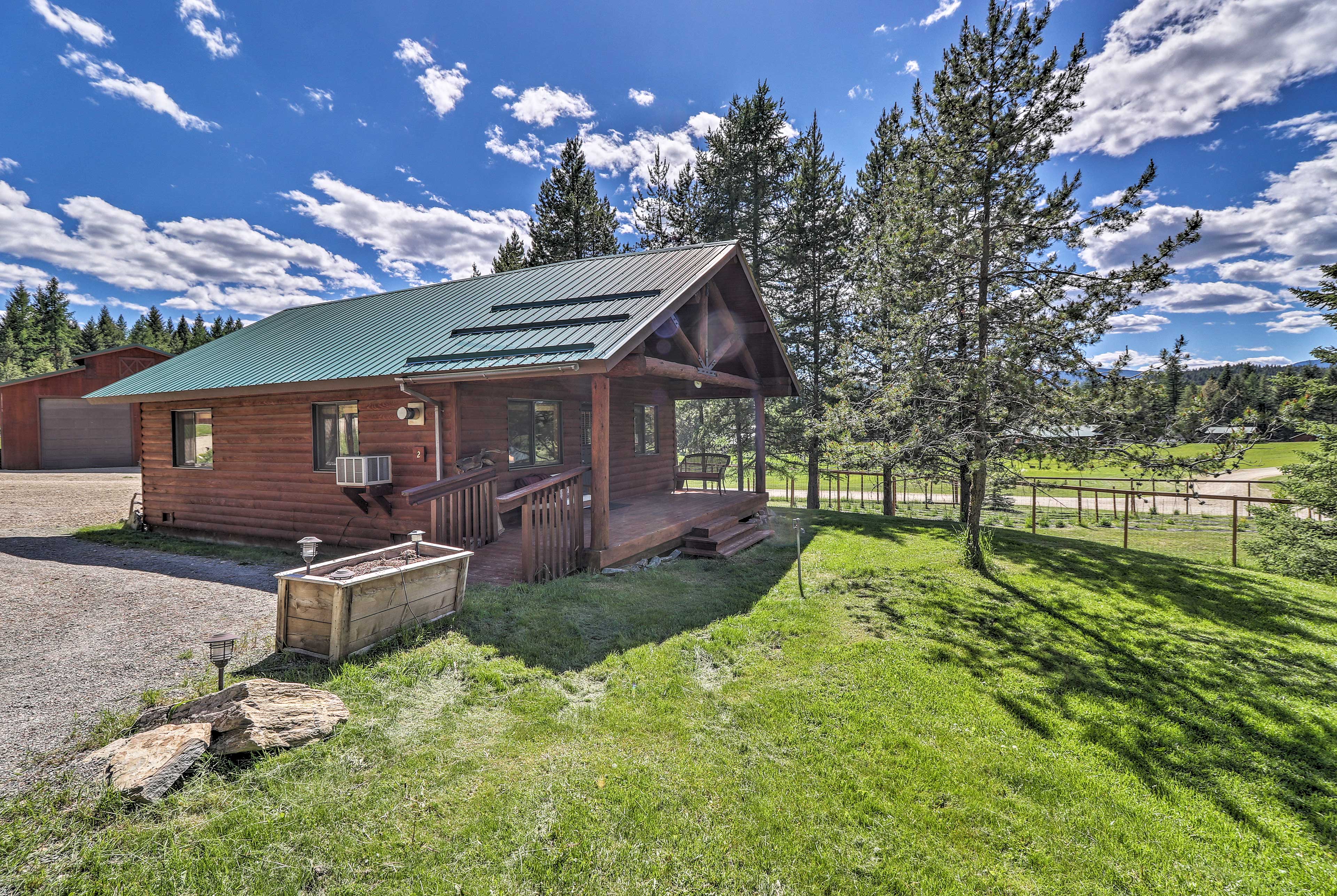 This charming cabin gives the authentic Montana experience.