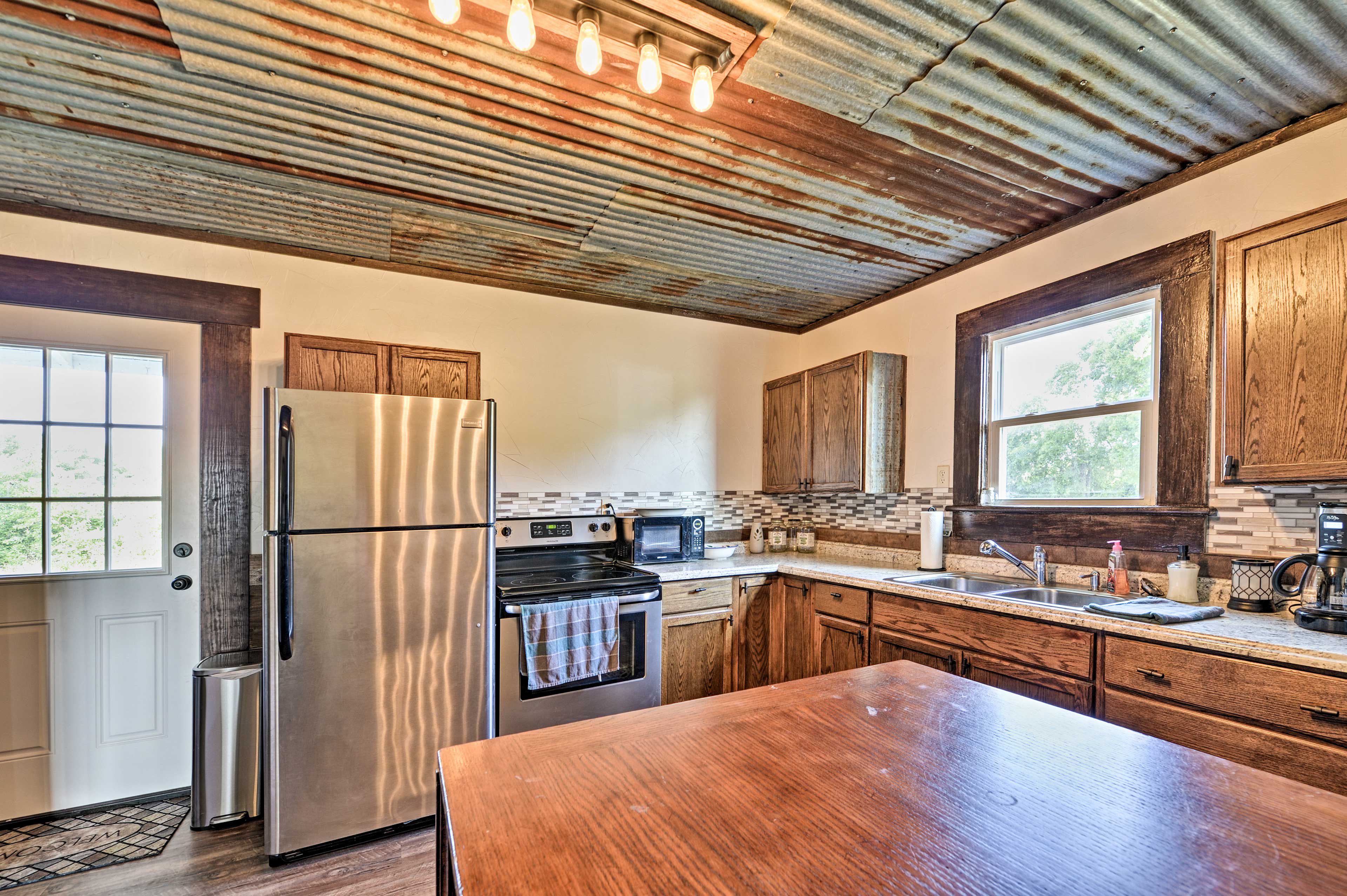 Dining Area | Dishware & Flatware