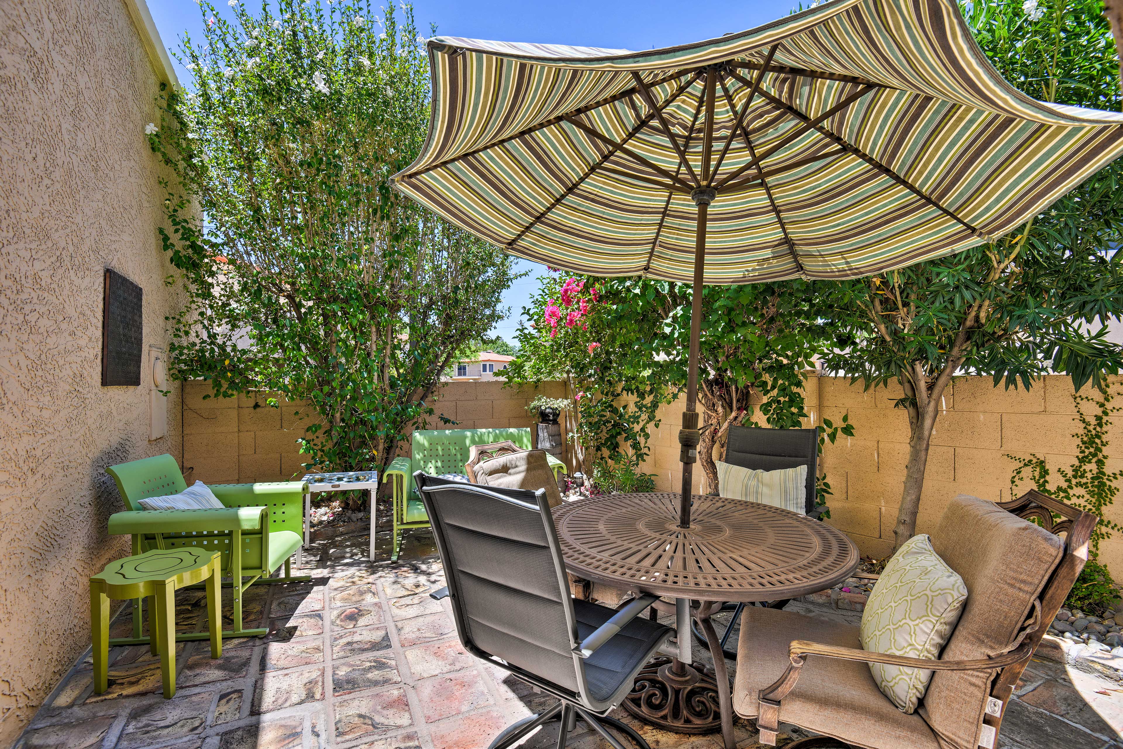 Courtyard | Outdoor Dining Area | Gas Grill