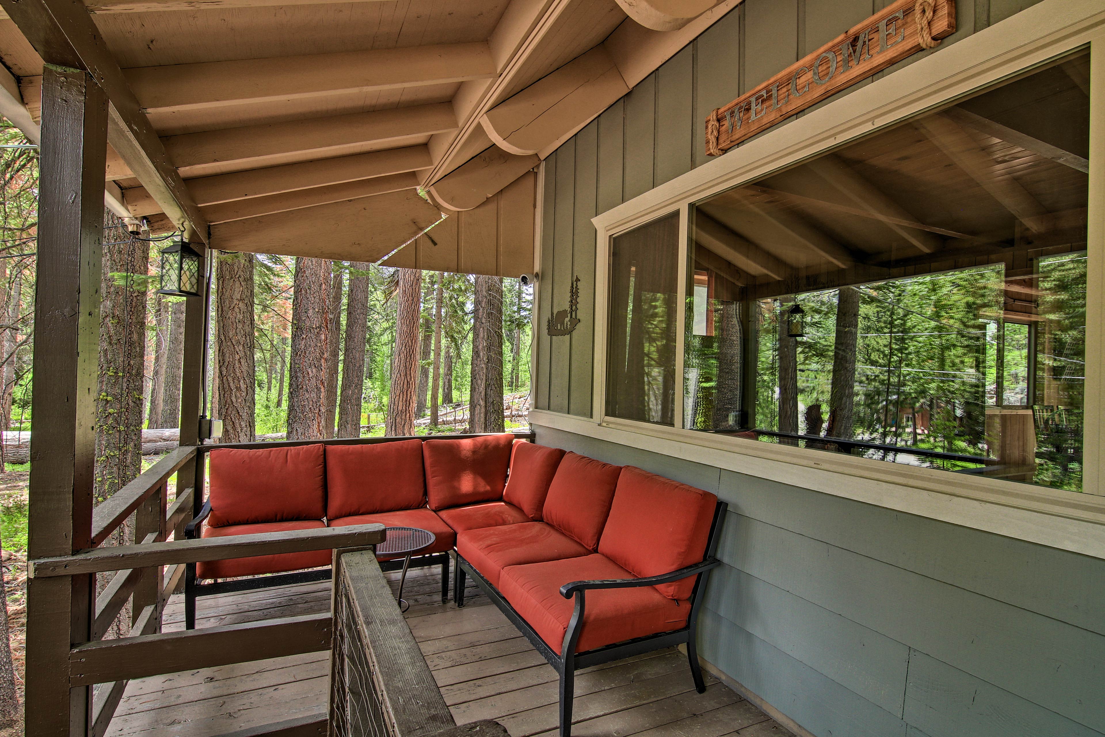 Covered Porch | Outdoor Dining