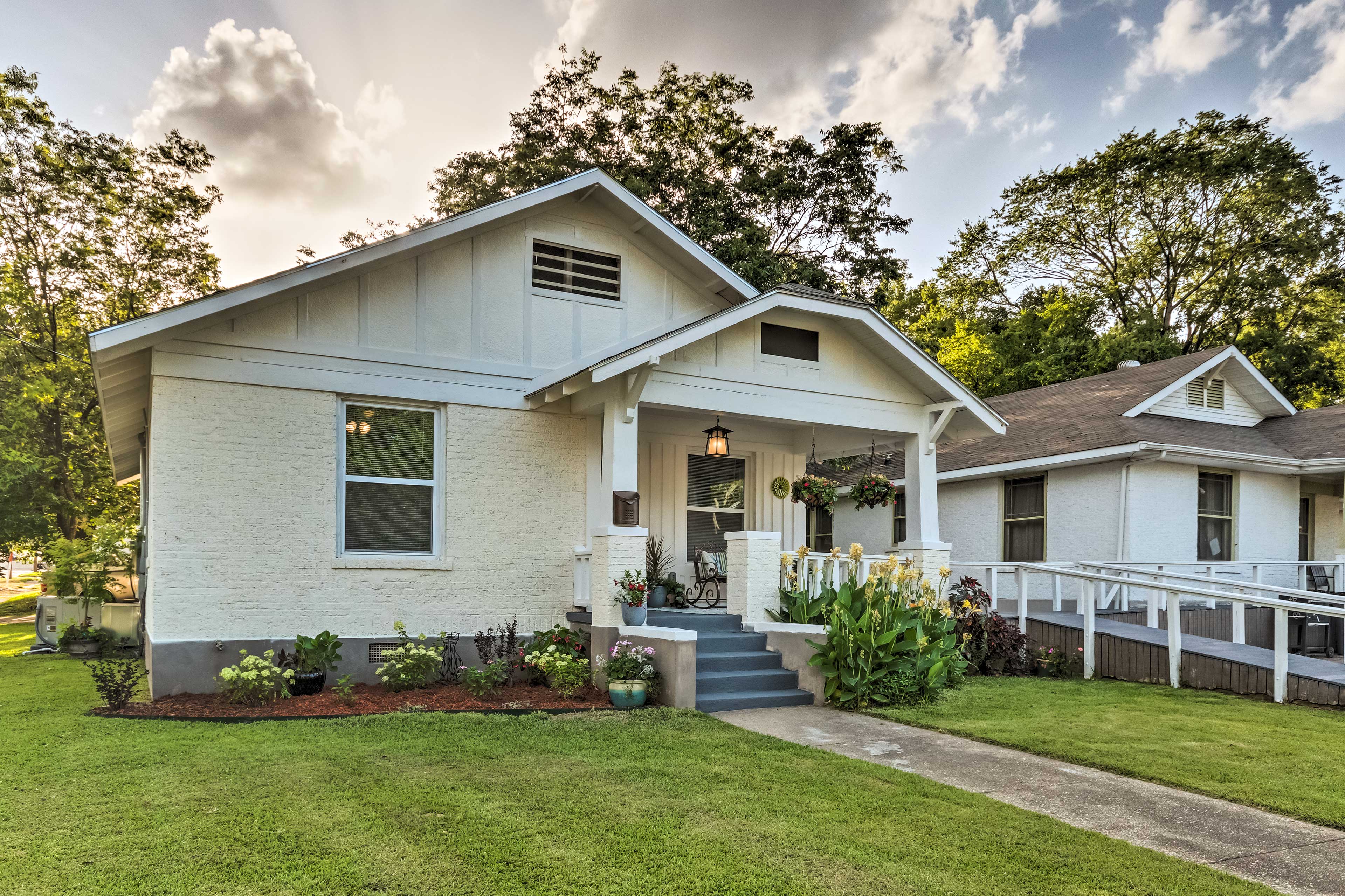 Remodeled Downtown Hot Springs Home w/Porch!