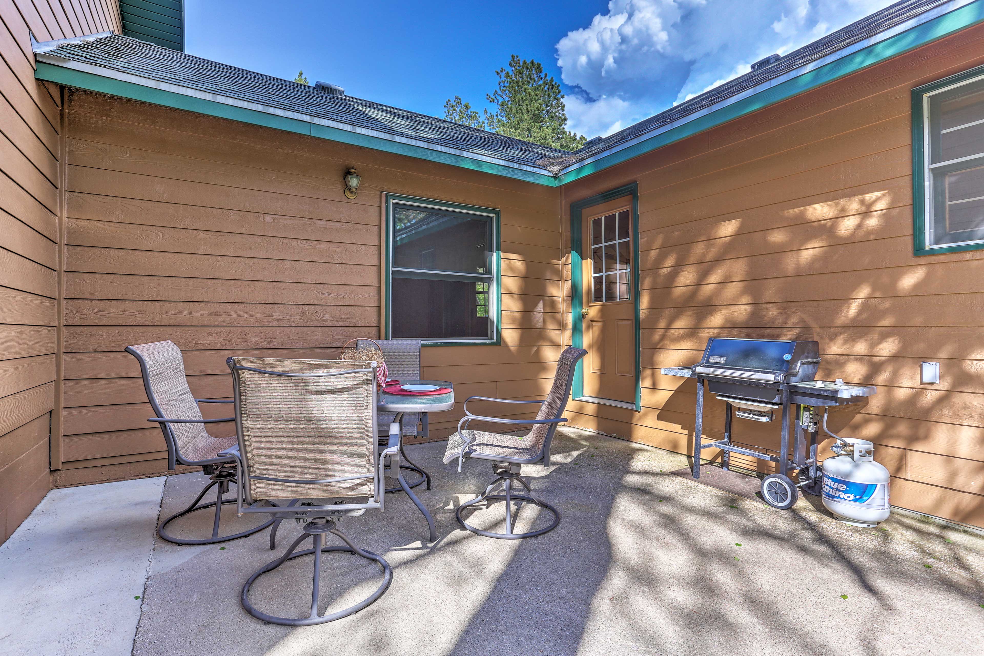 Furnished Patio | Outdoor Dining | Gas Grill