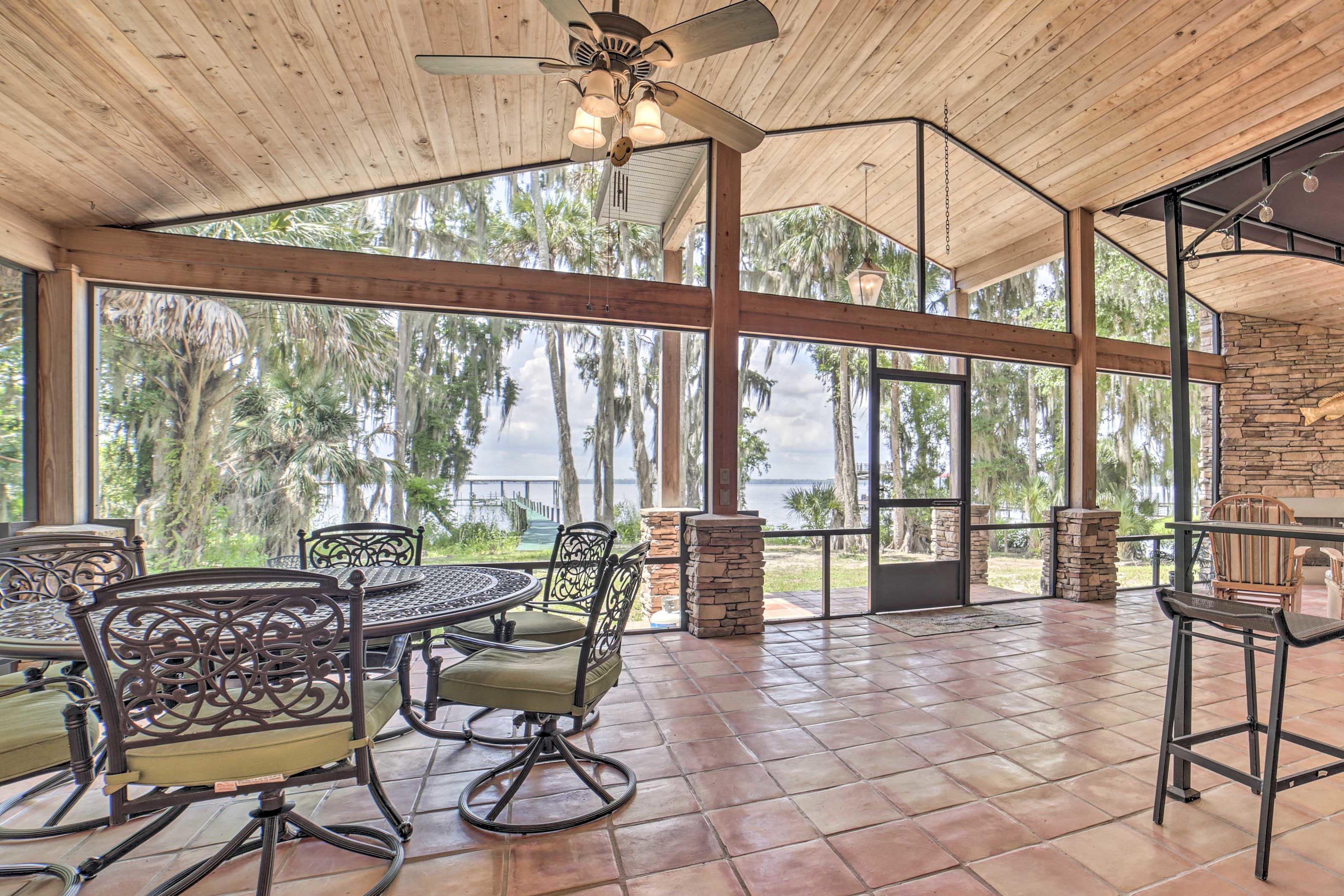 Screened Patio | Electric Fireplace