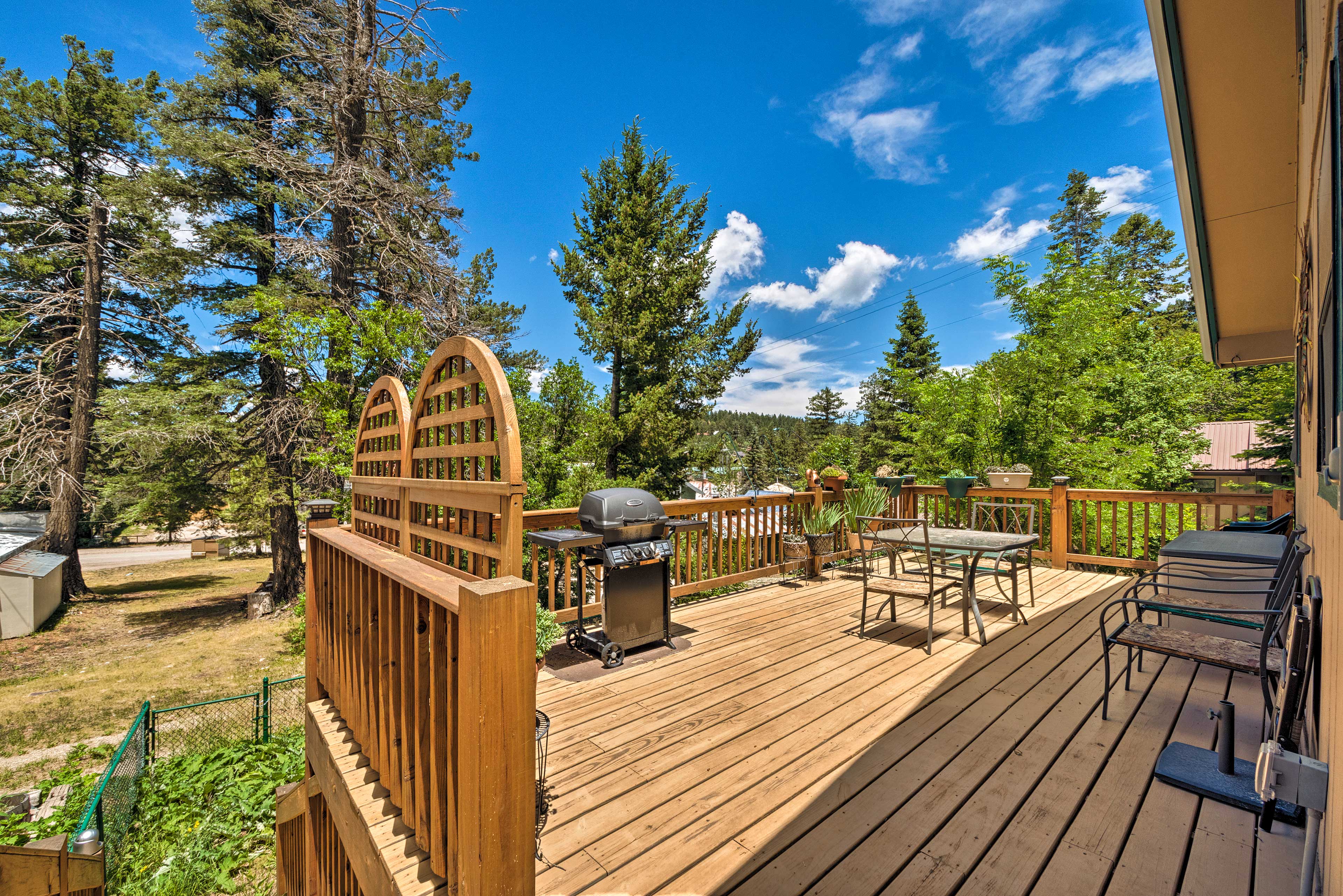 Deck | Views | Gas Grill | Outdoor Dining