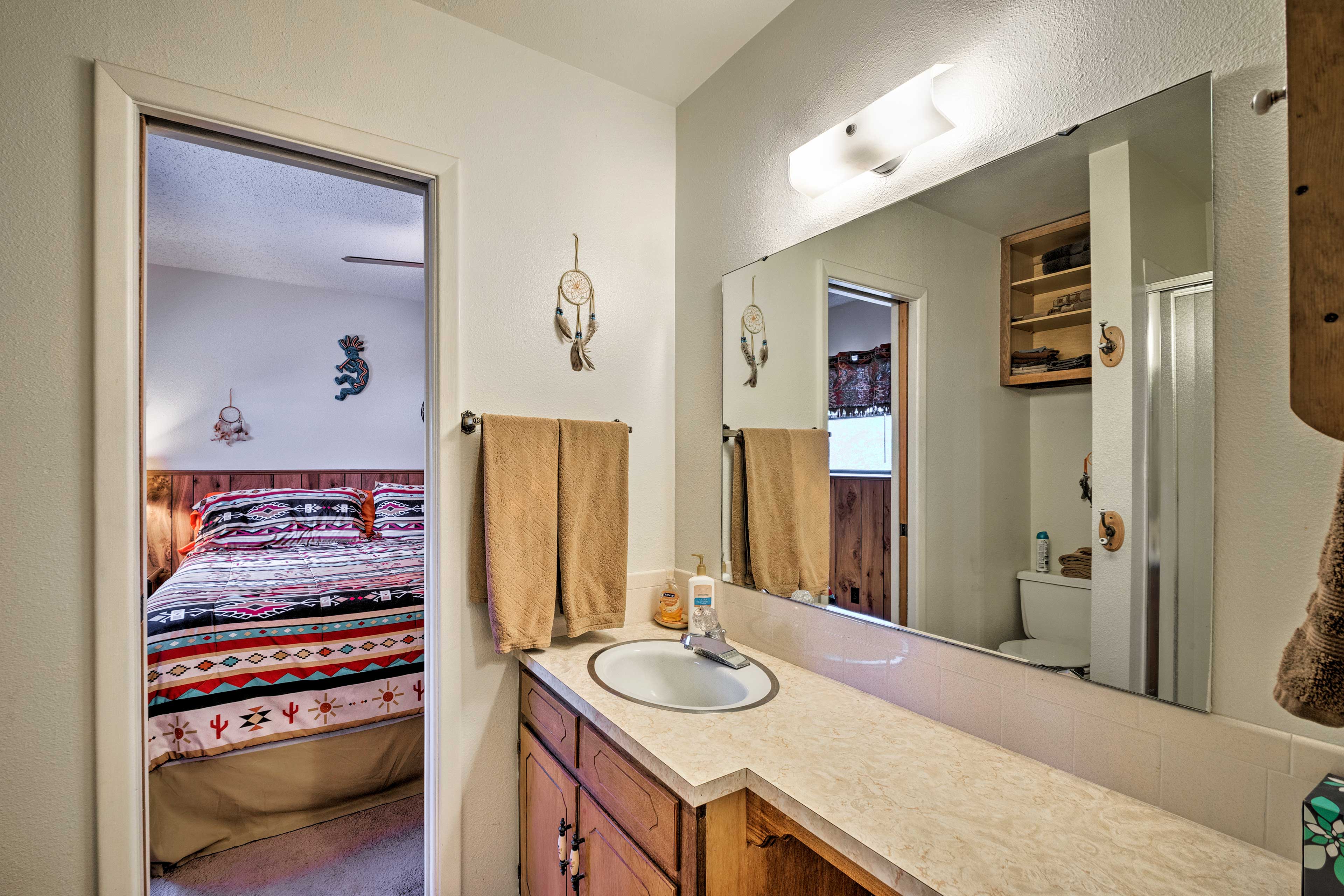 En-Suite Bathroom | Towels Provided