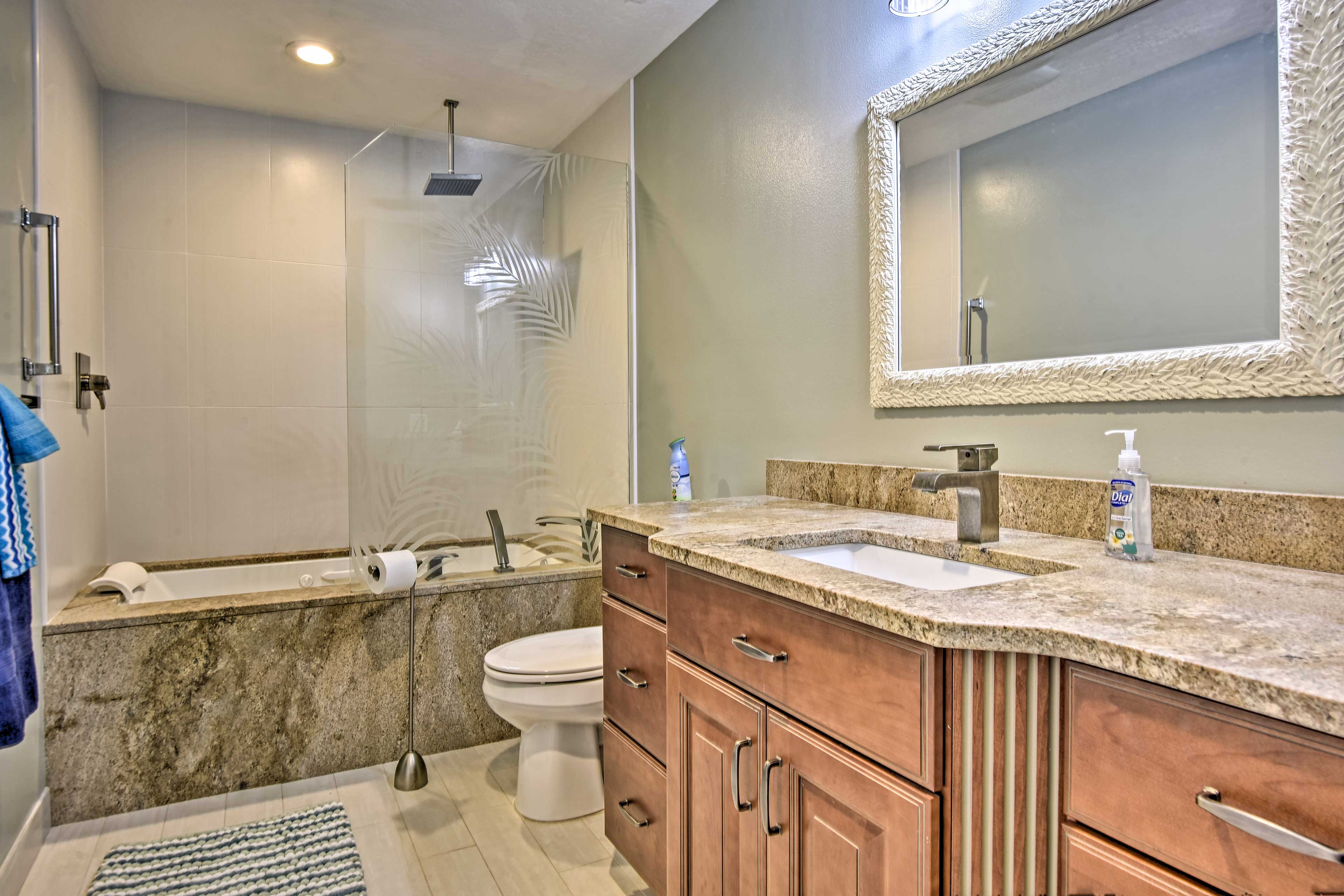 En-Suite Bathroom | Towels Provided