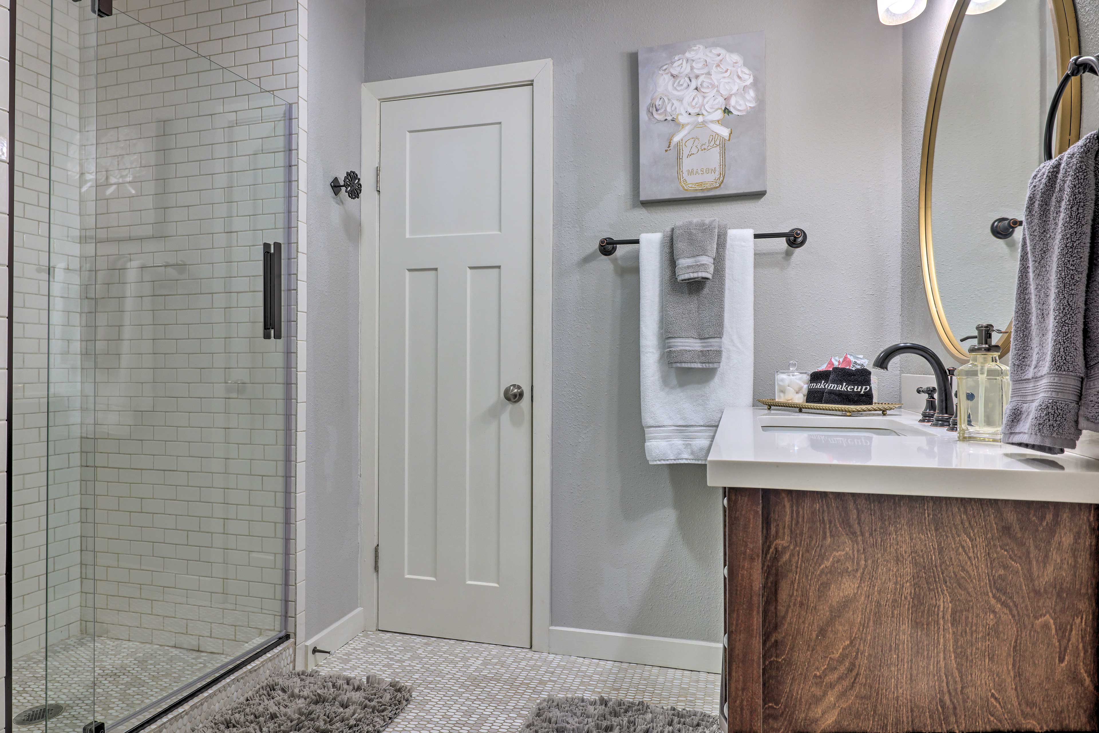 Full En-Suite Bathroom | Towels Provided