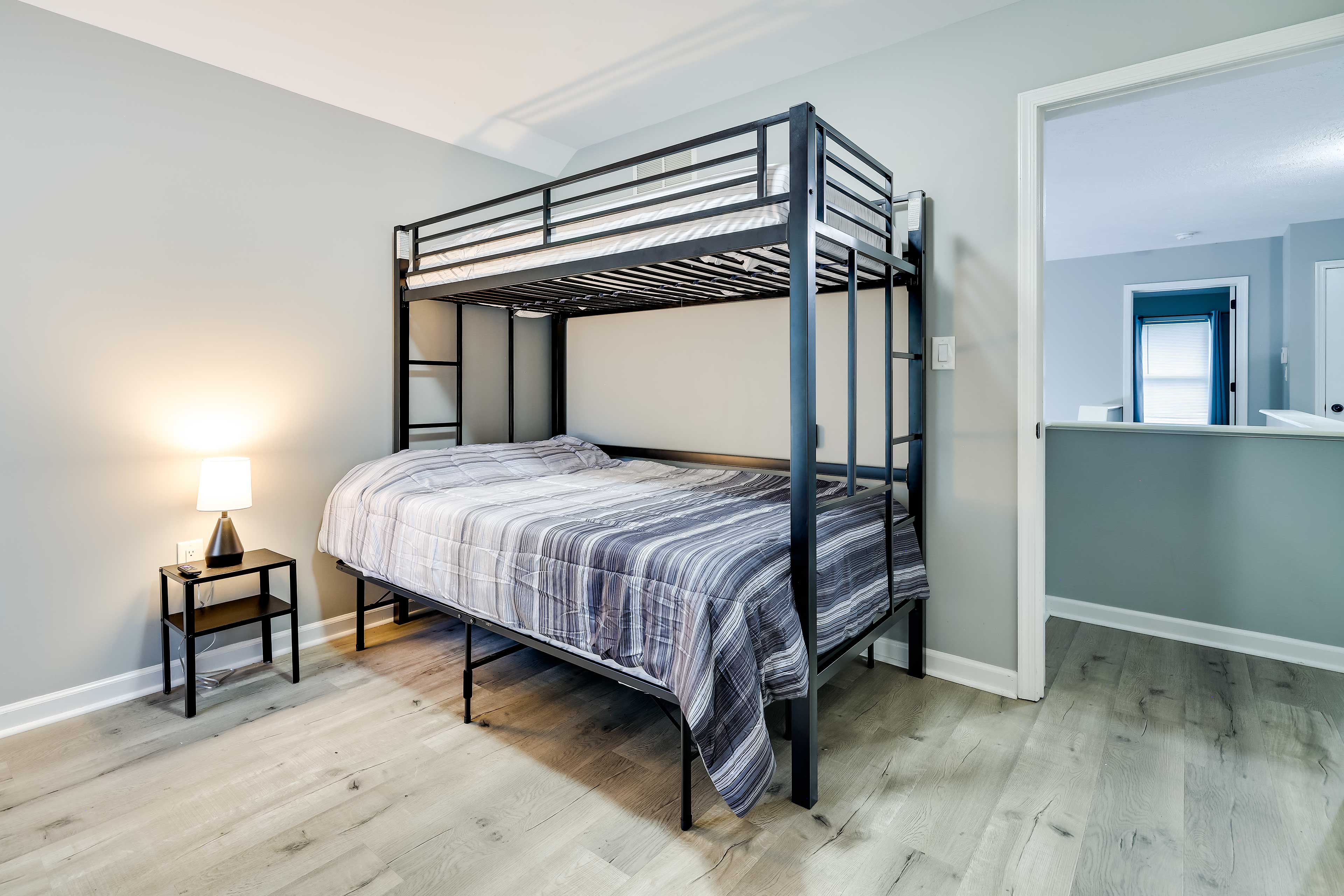 Bedroom 5 | Twin/Full Bunk Bed