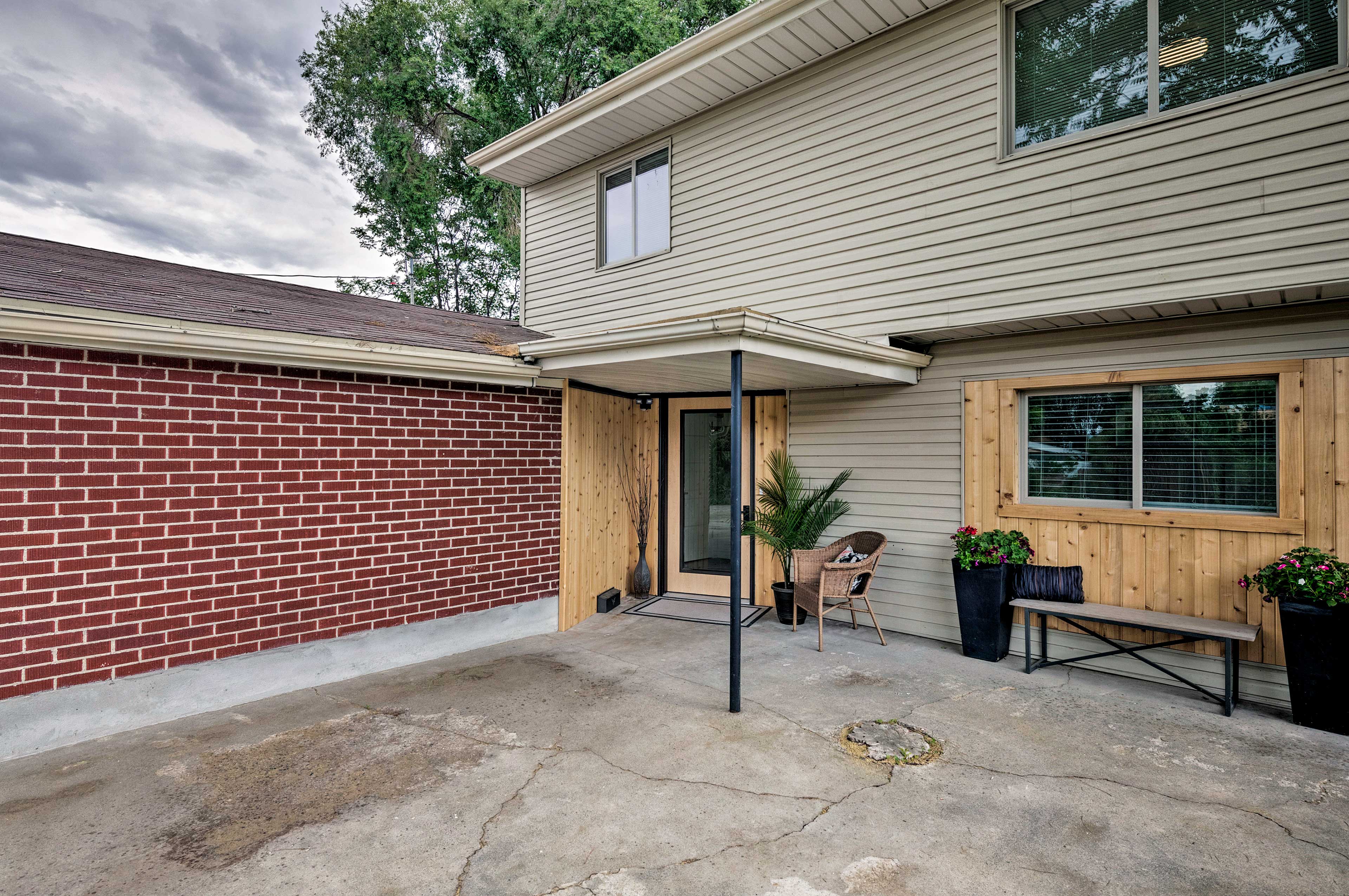 Home Exterior | Front Entrance | Step-Free Entry