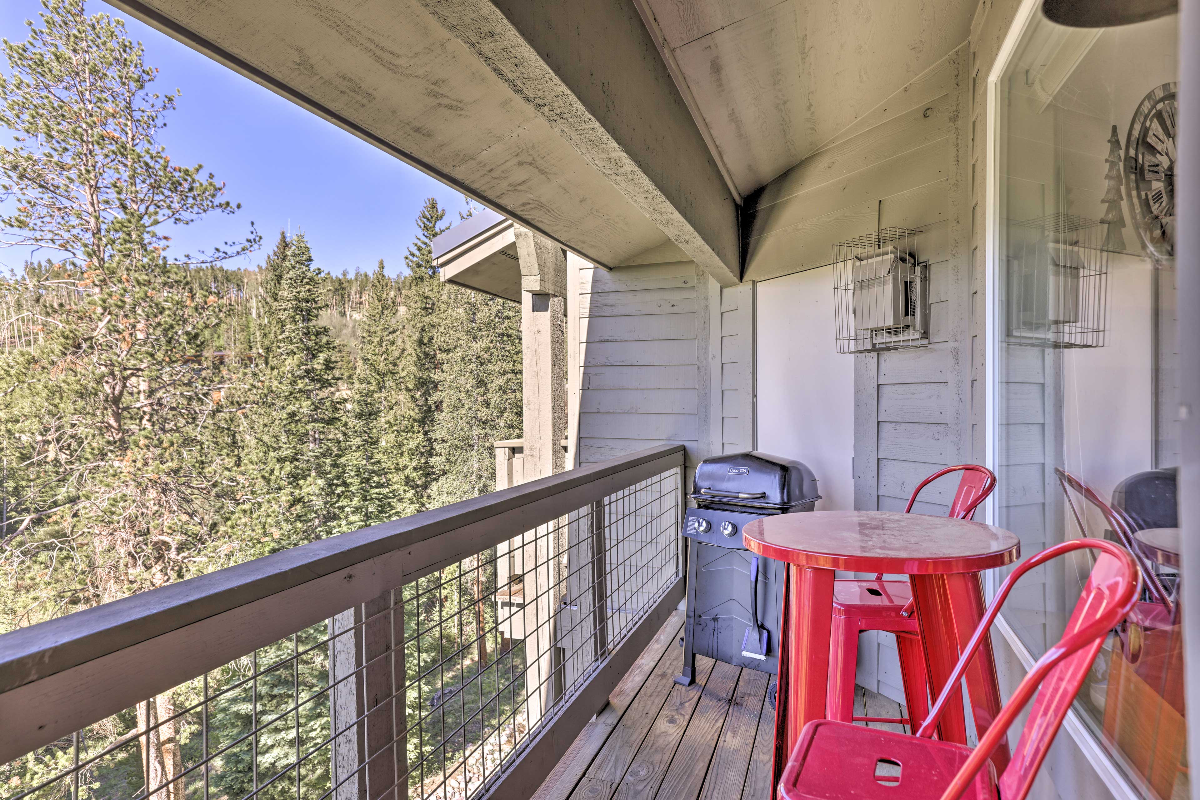 Private Balcony | Gas Grill