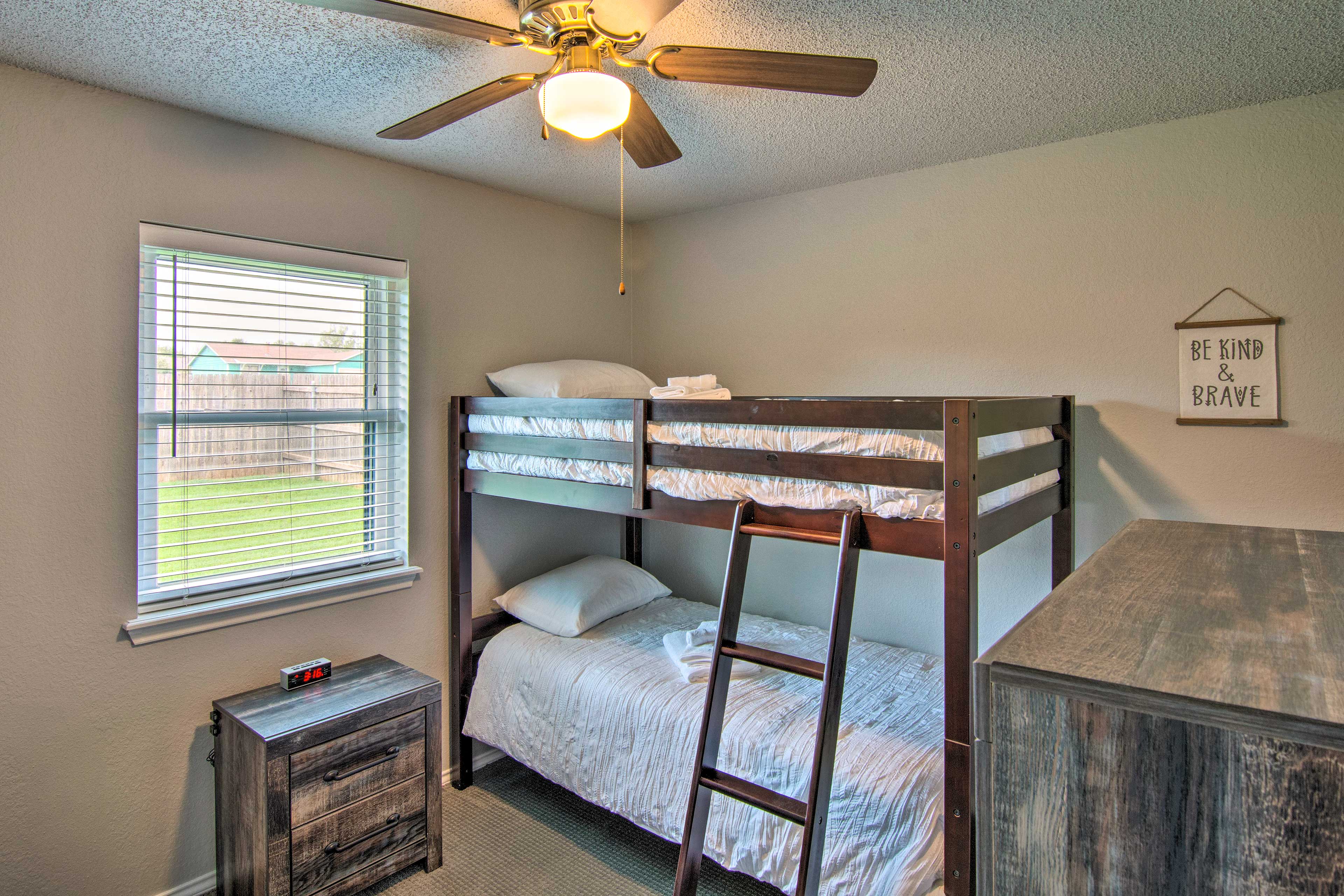 Bedroom 3 | 2 Twin Bunk Beds