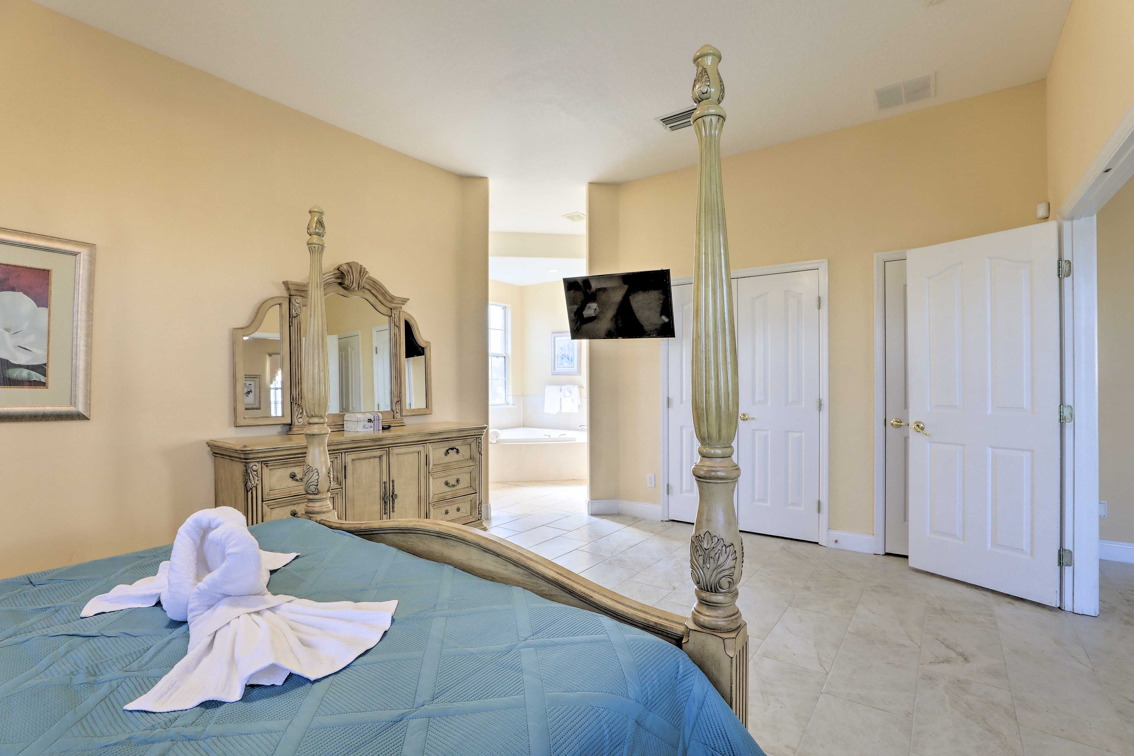 Bedroom 1 | Smart TV | En-Suite Bathroom