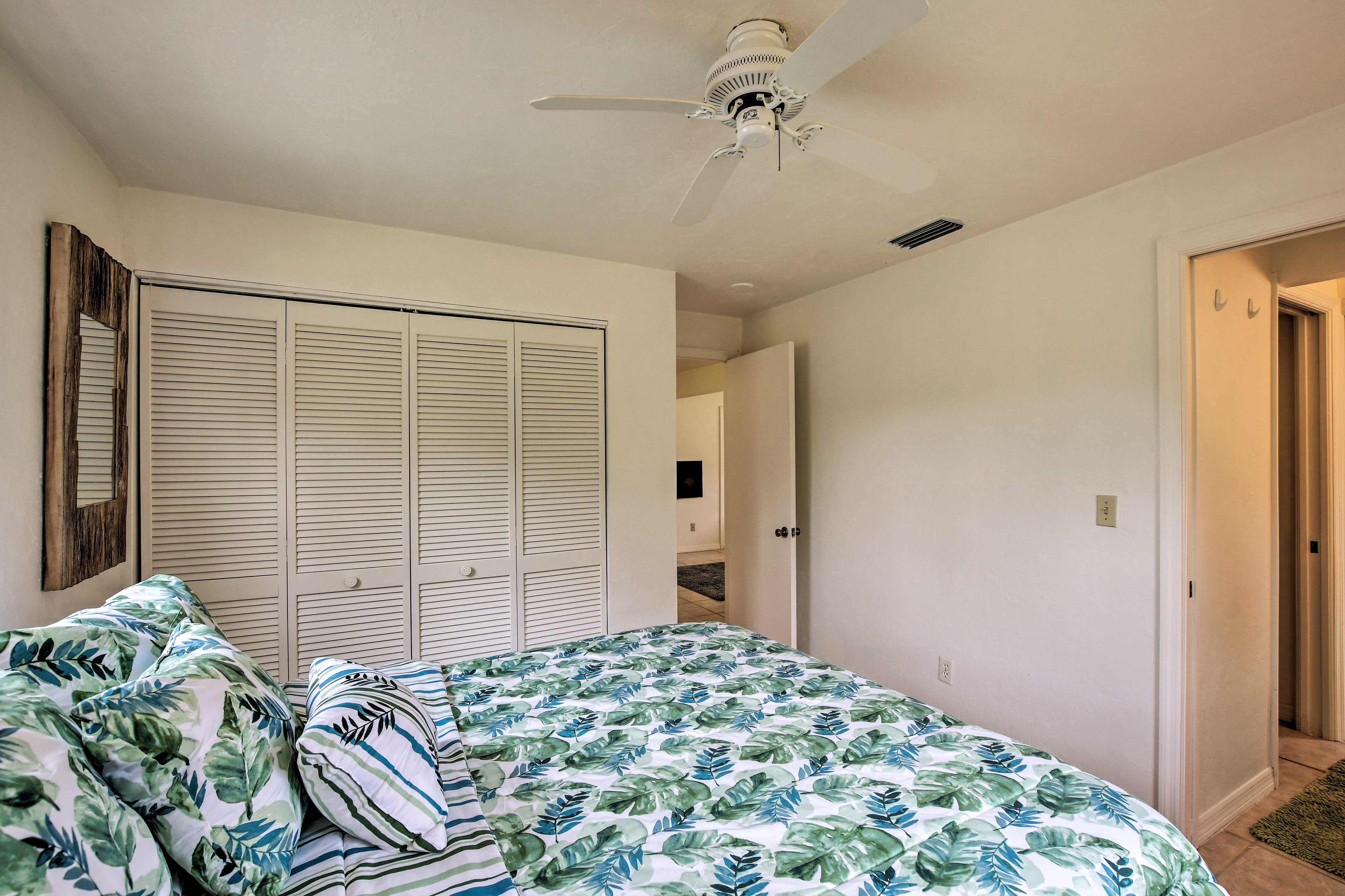 You'll stay cool at night under the ceiling fans.