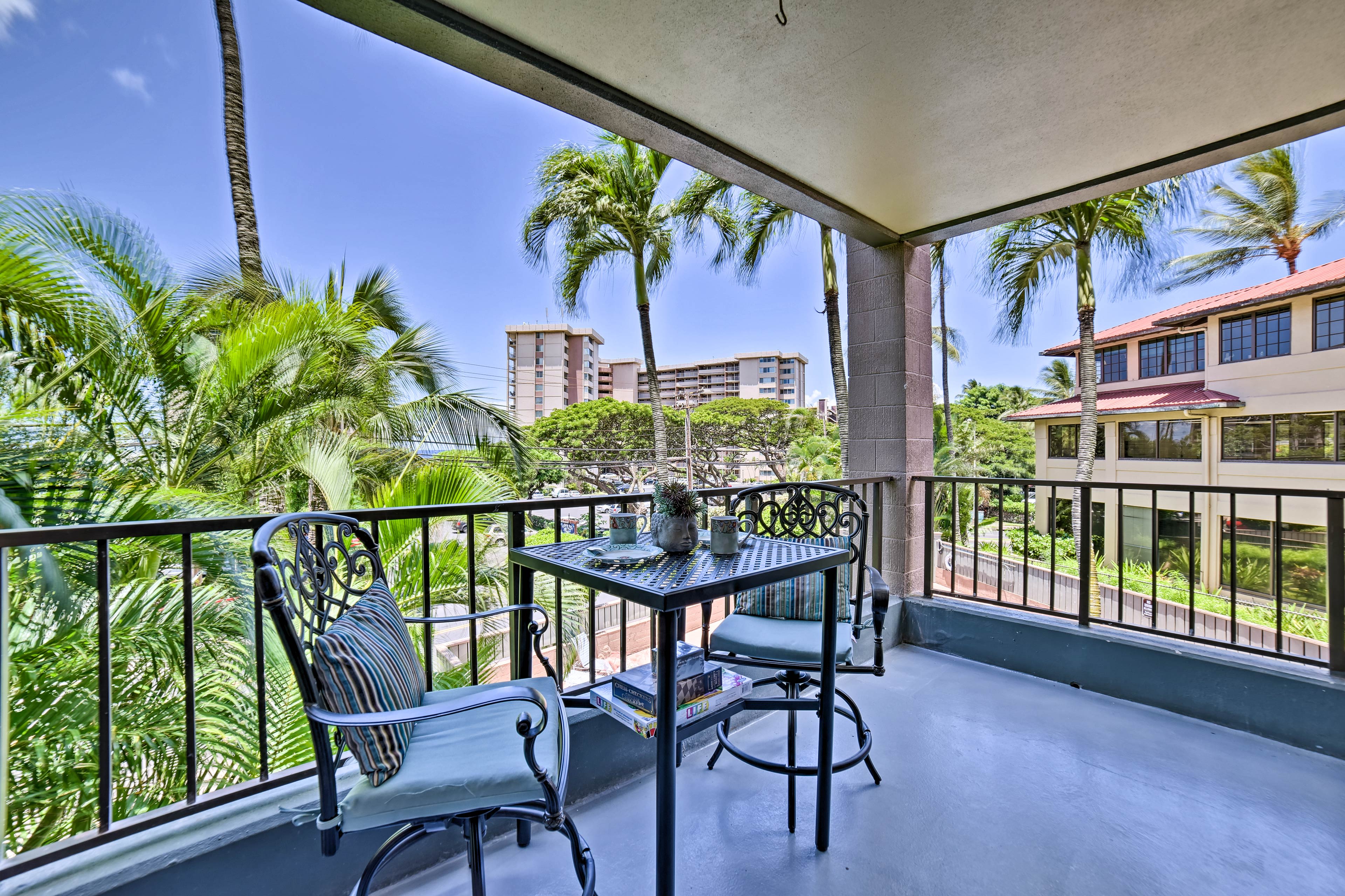 Lahaina Vacation Rental | 2BR | 2BA | 920 Sq Ft | Elevator Access