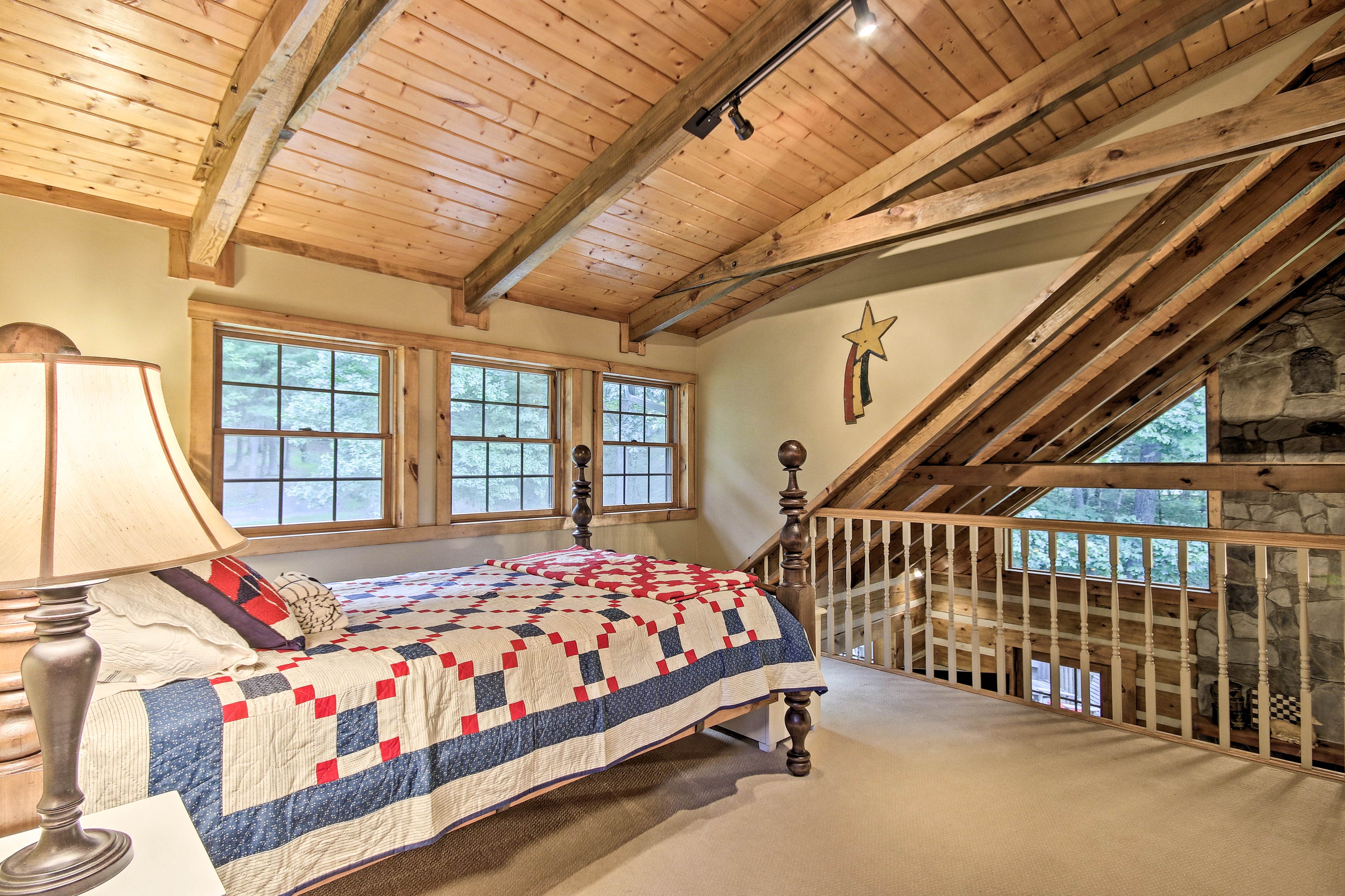 Loft | Full Bed | 2 Twin Beds