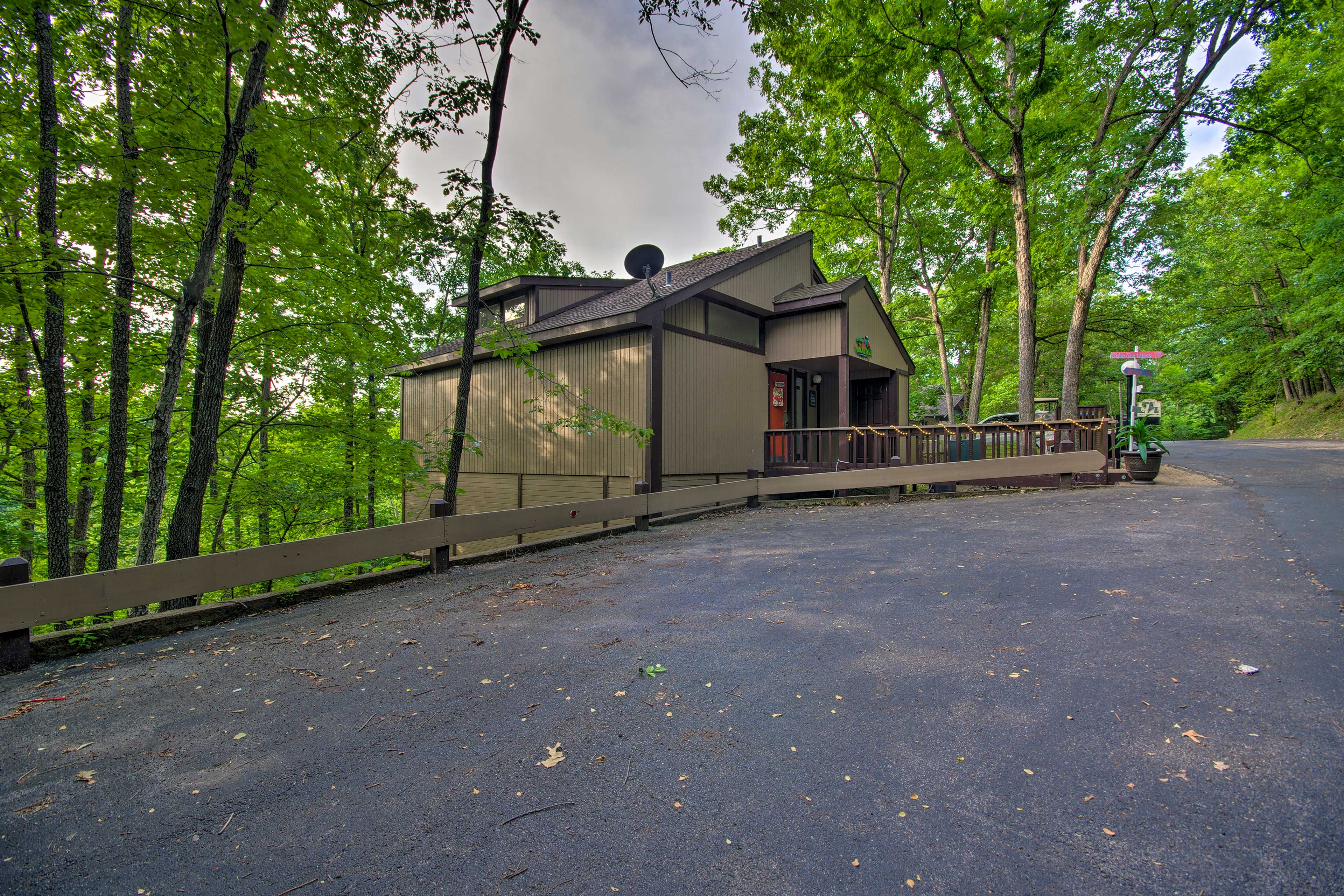 Driveway (4 vehicles)