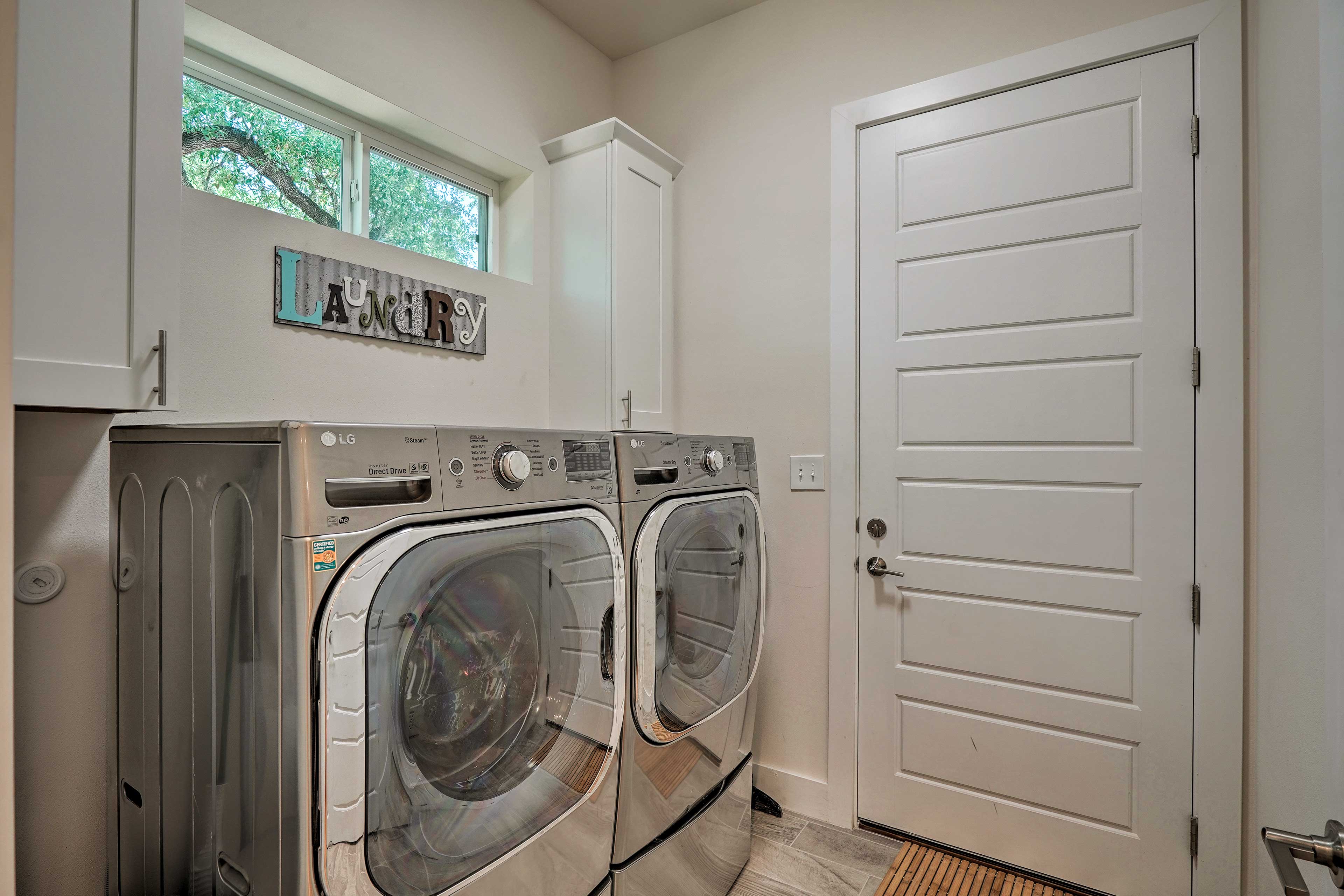 Laundry Room | Washer & Dryer