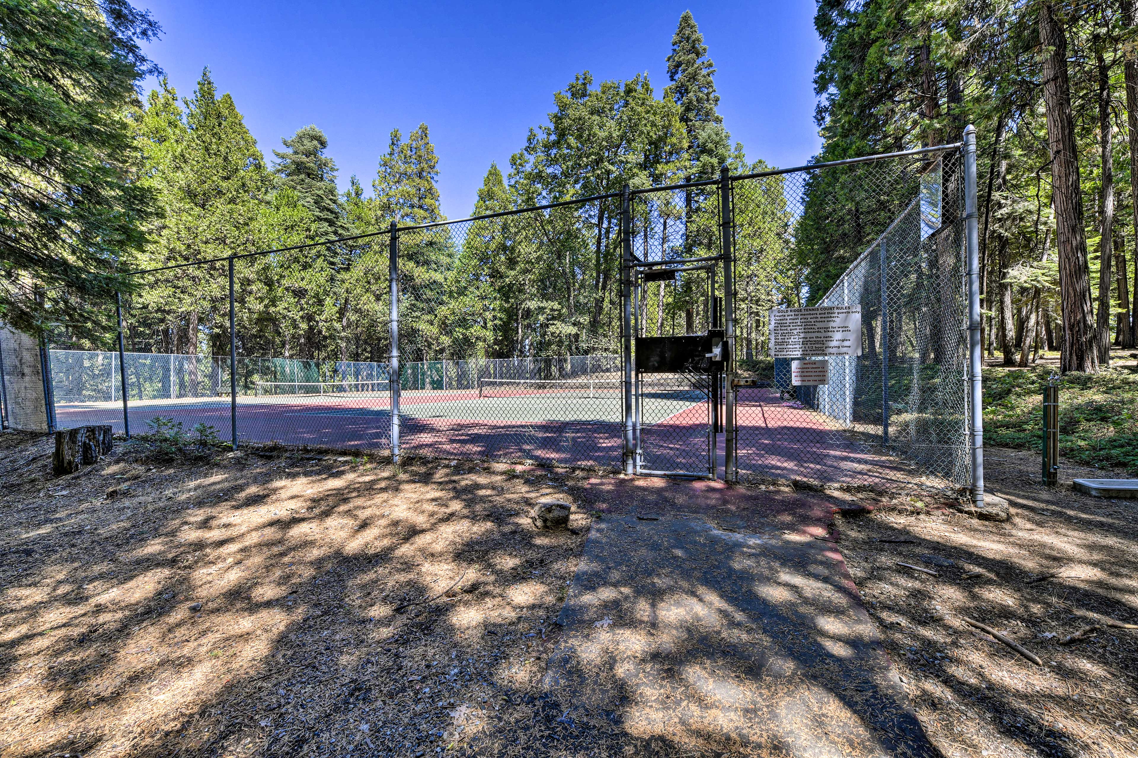 Community Amenities | Tennis Courts